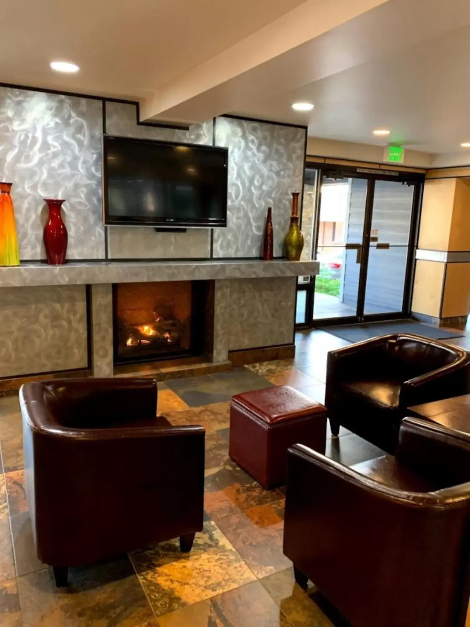 Lobby or reception, Lounge/Bar in GetAways at Park Regency Resort