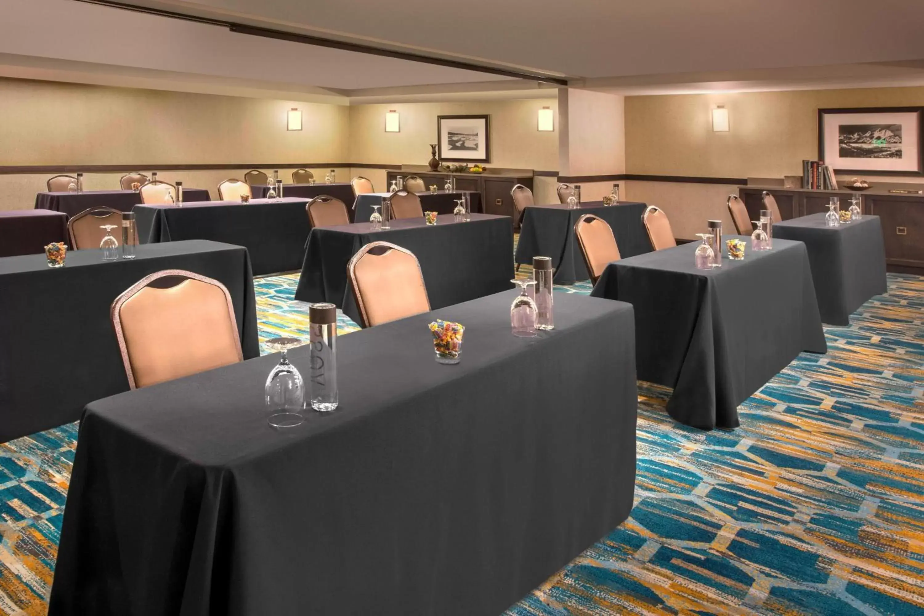 Meeting/conference room, Restaurant/Places to Eat in Courtyard by Marriott Denver Downtown