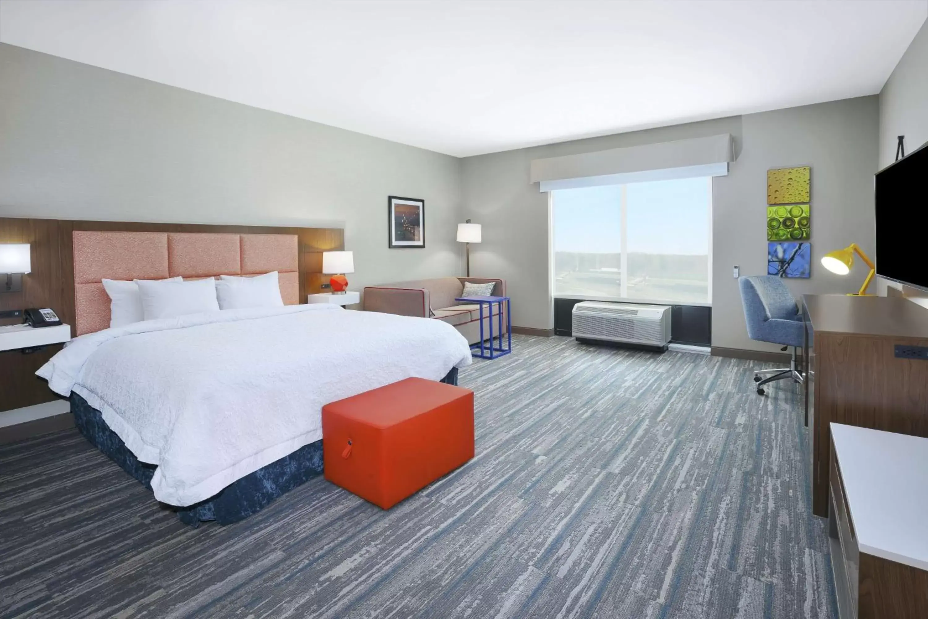 Bedroom in Hampton Inn & Suites Grandville Grand Rapids South