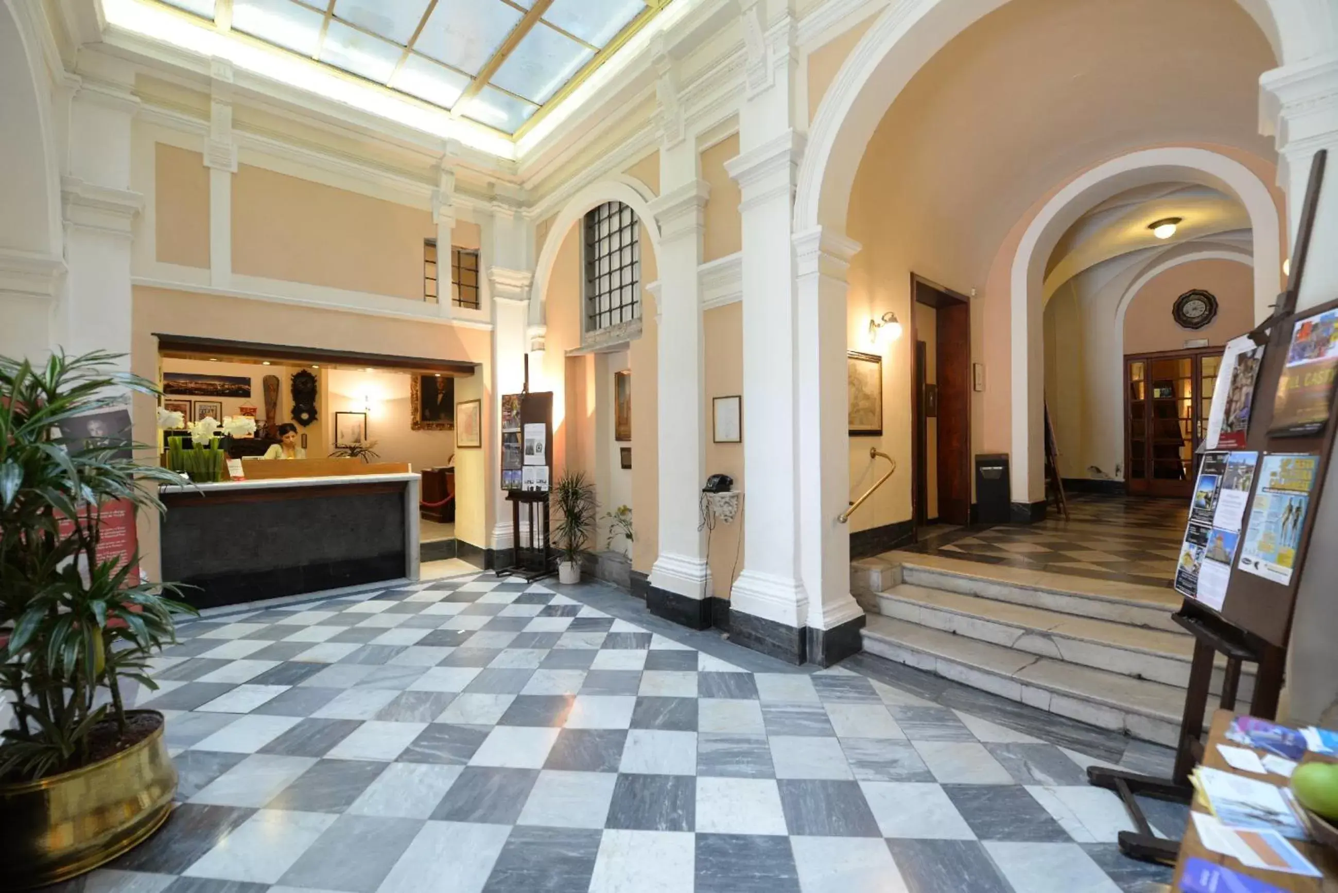 Lobby or reception, Lobby/Reception in Royal Victoria Hotel