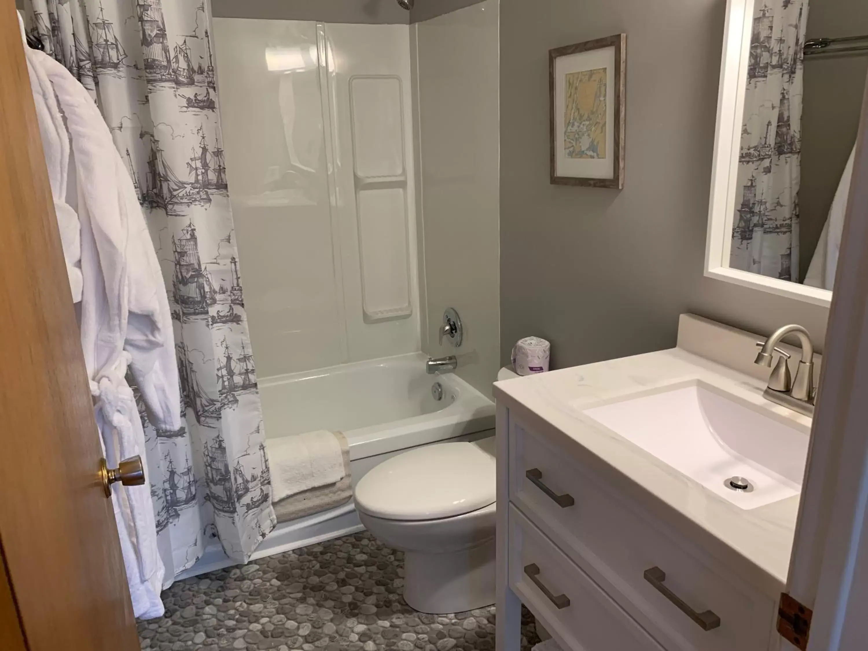 Bathroom in Paradise Inn On the Beach