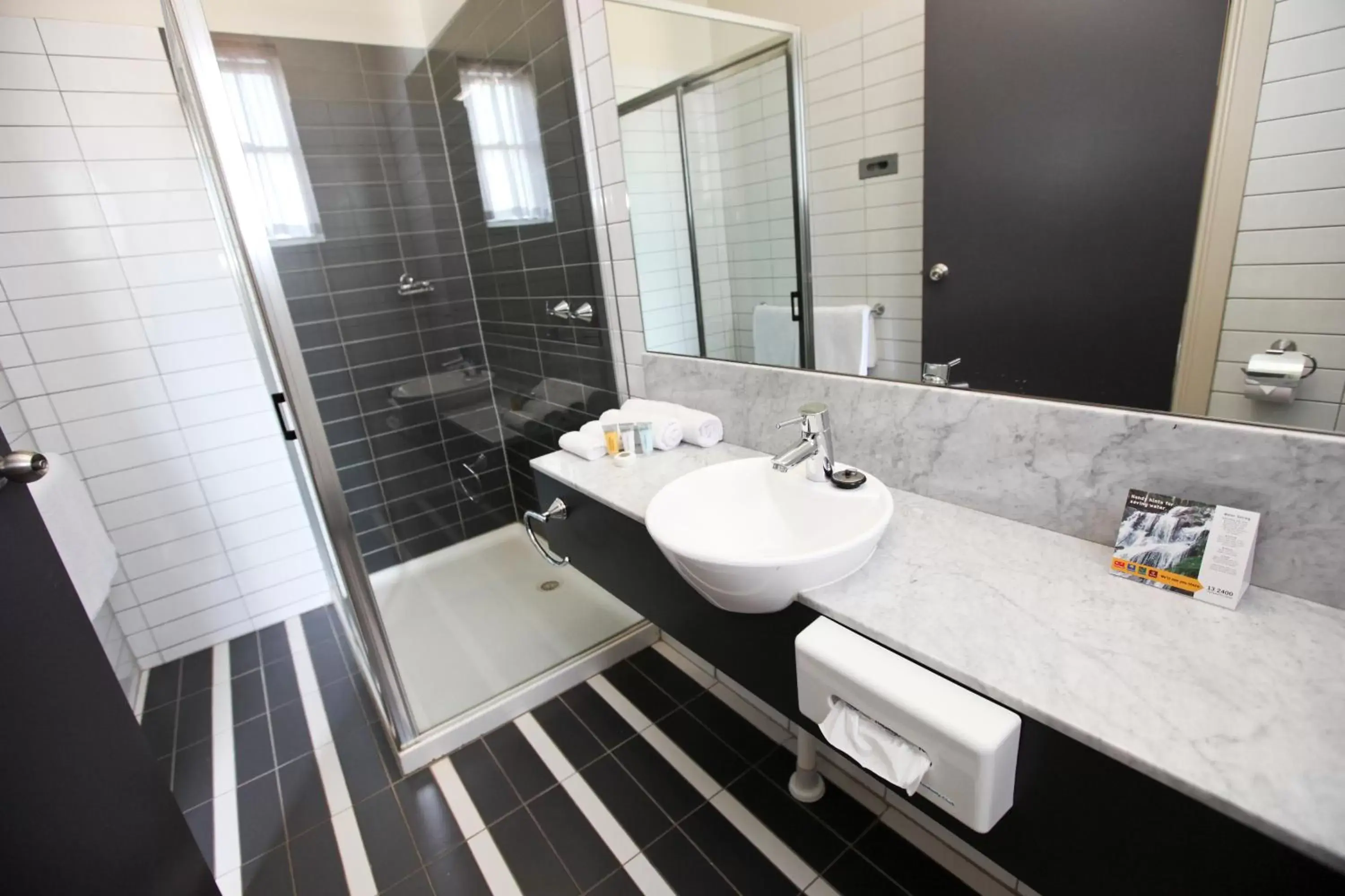 Bathroom in Quality Hotel Mildura Grand