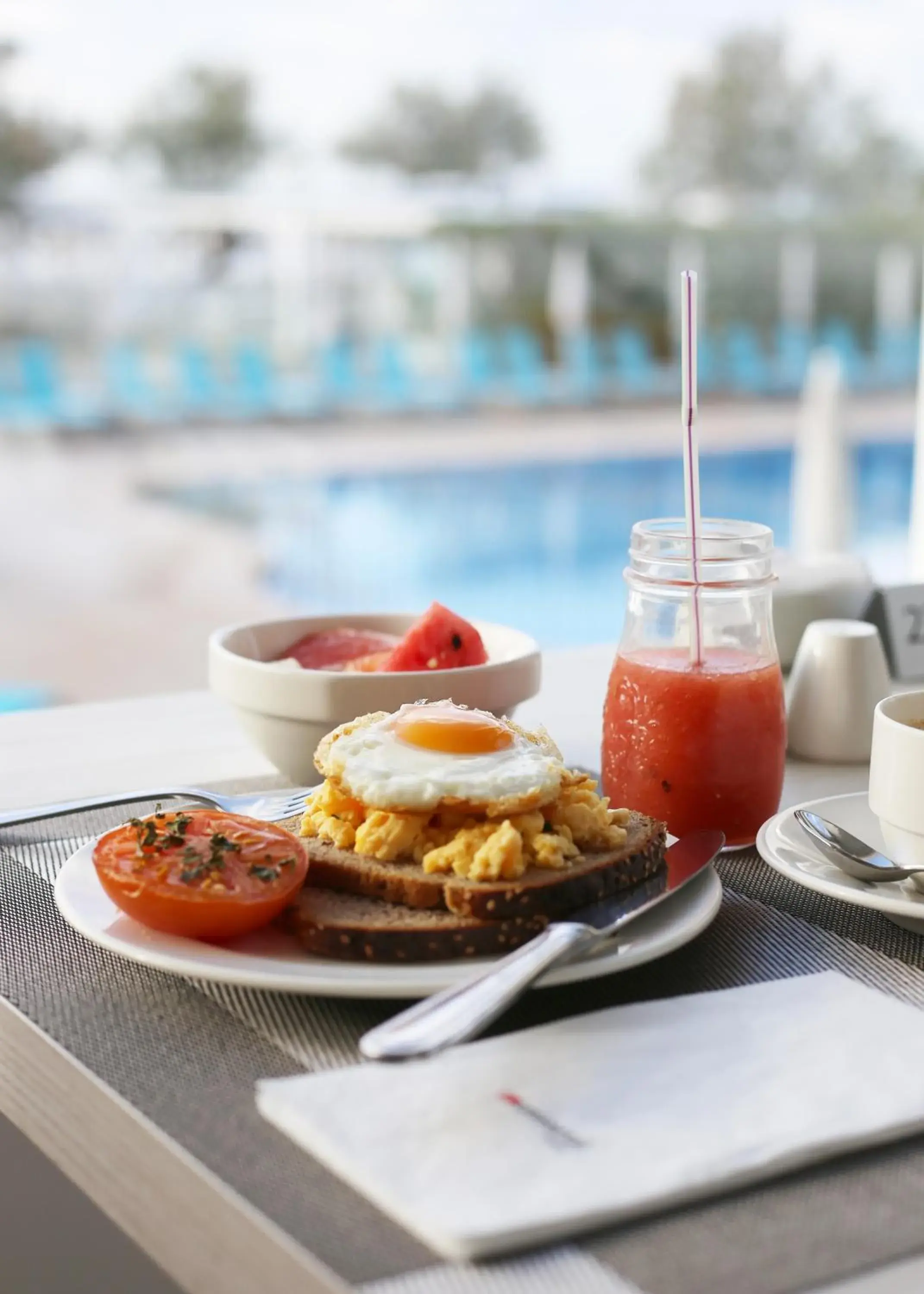 Pool view in Universal Hotel Castell Royal Pool view in Universal Hotel Castell Royal