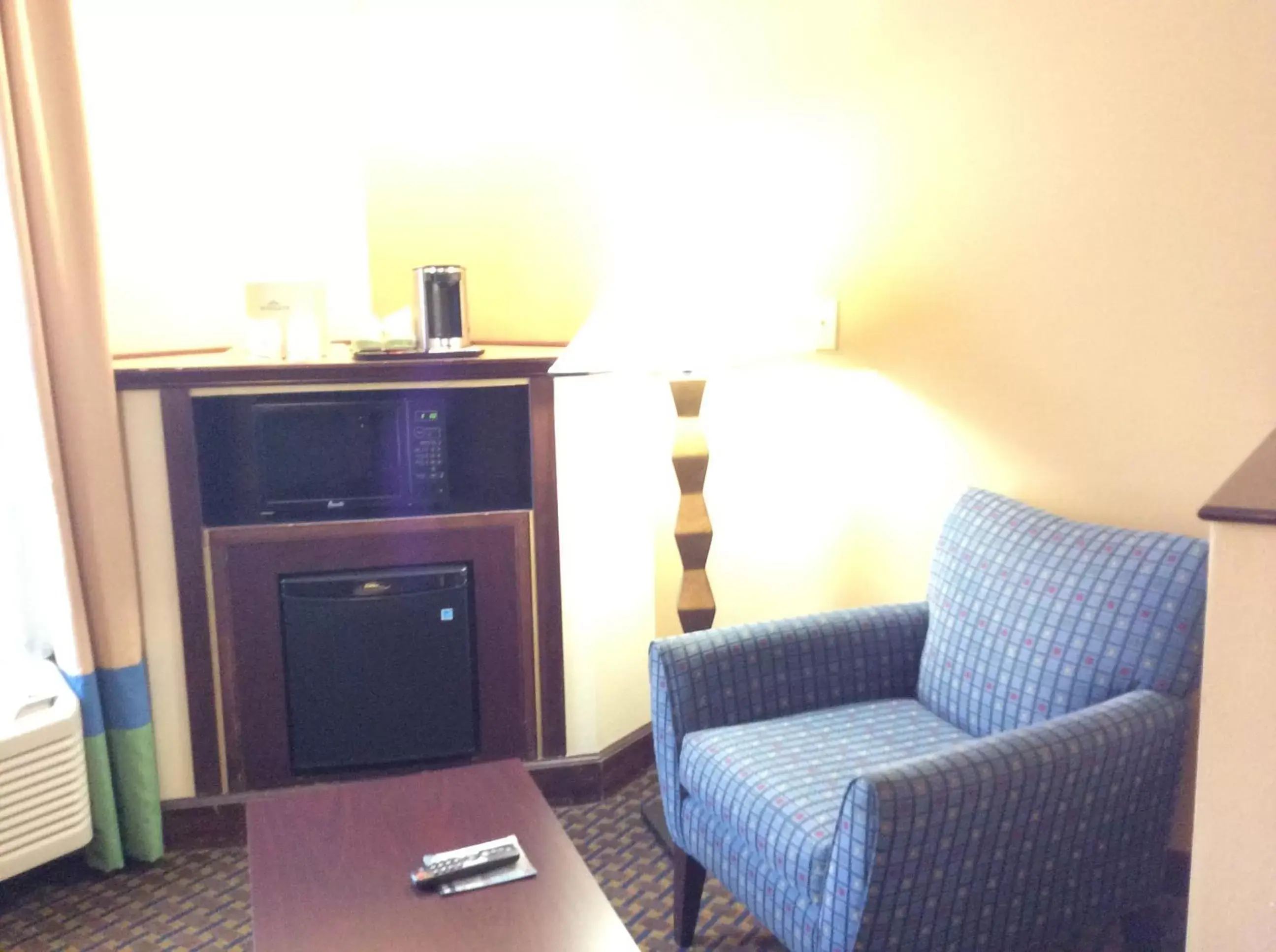 Boardroom Queen Suite - Non-Smoking in Wingate by Wyndham High Point