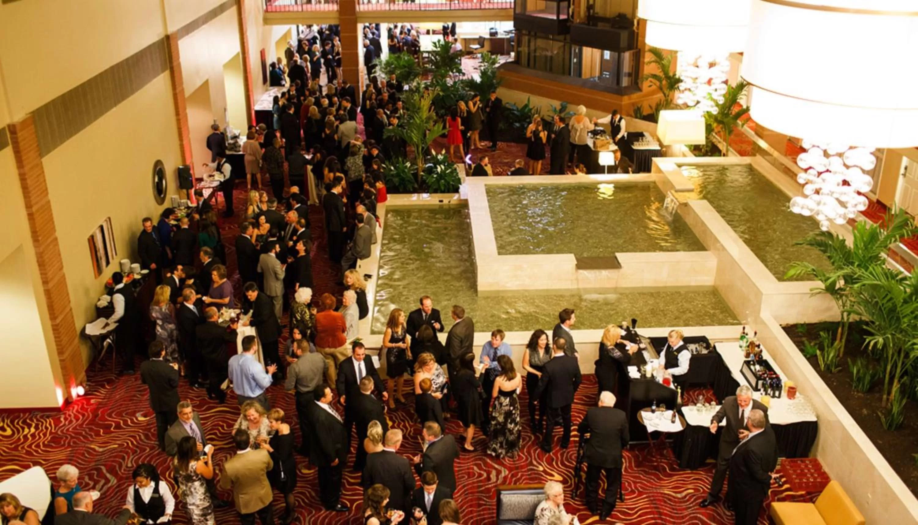 Lobby or reception in Embassy Suites Cleveland - Beachwood