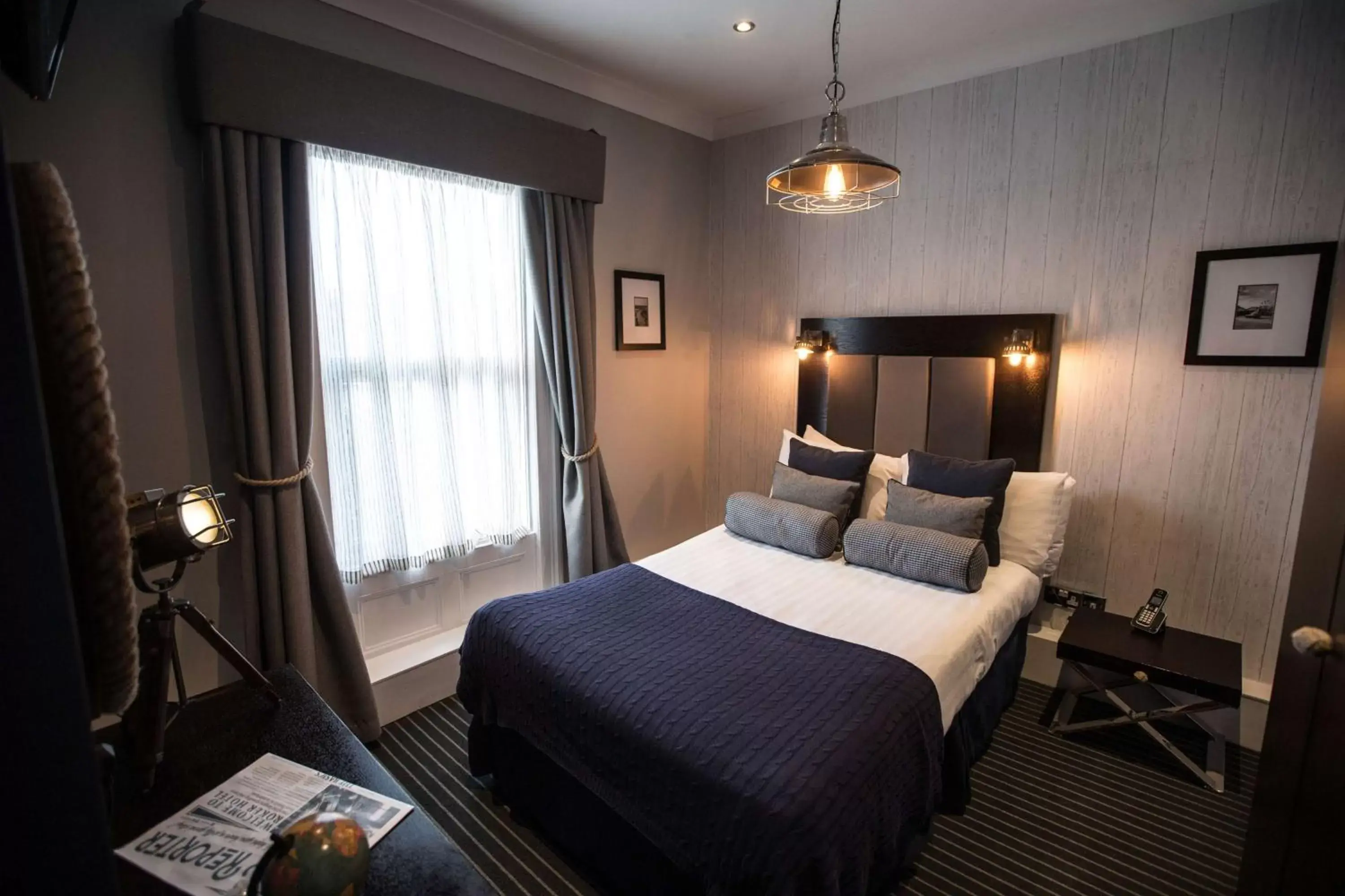 Photo of the whole room, Bed in Roker Hotel BW Premier Collection
