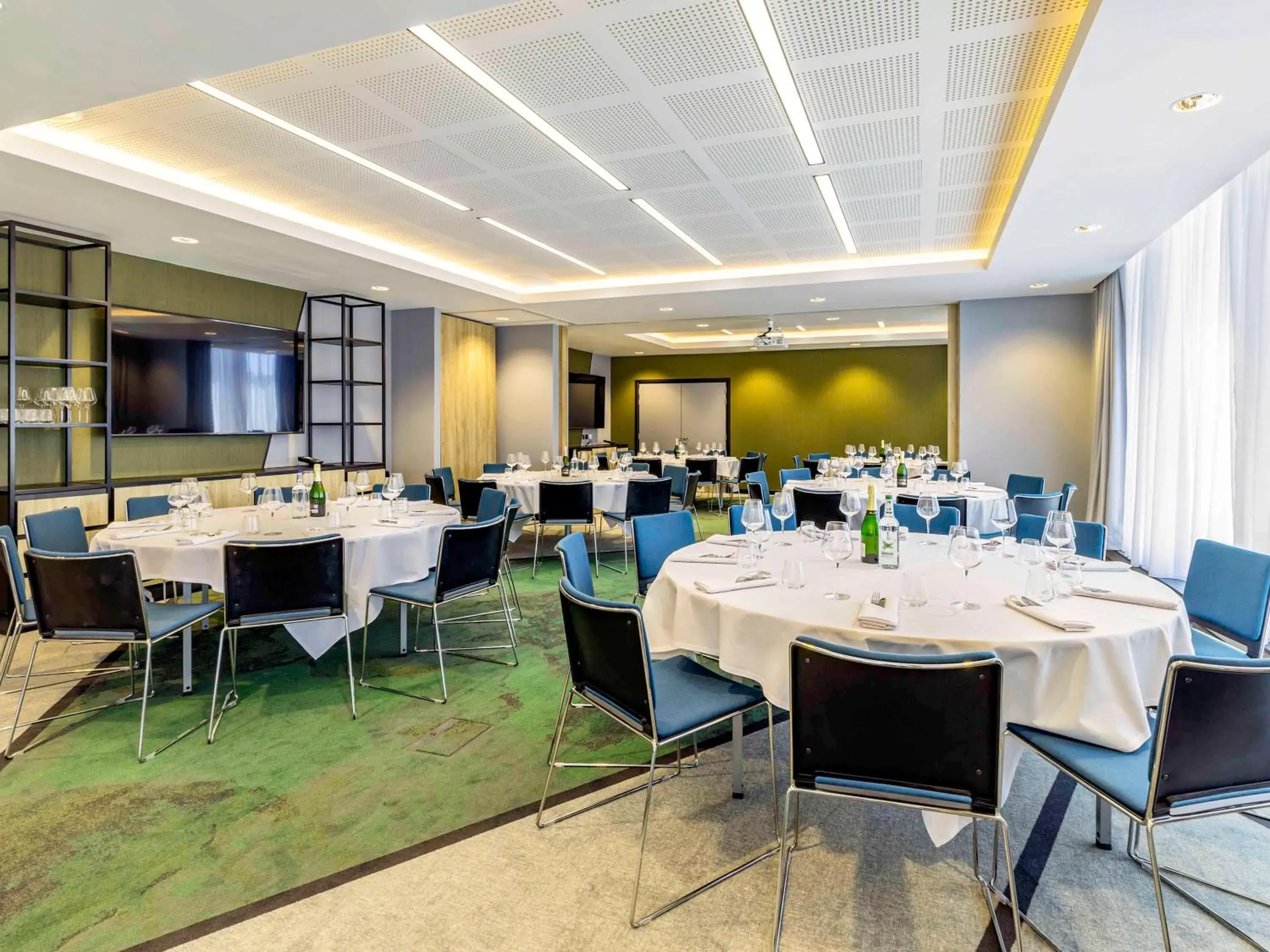 Meeting/conference room, Restaurant/Places to Eat in Novotel Liverpool Paddington Village