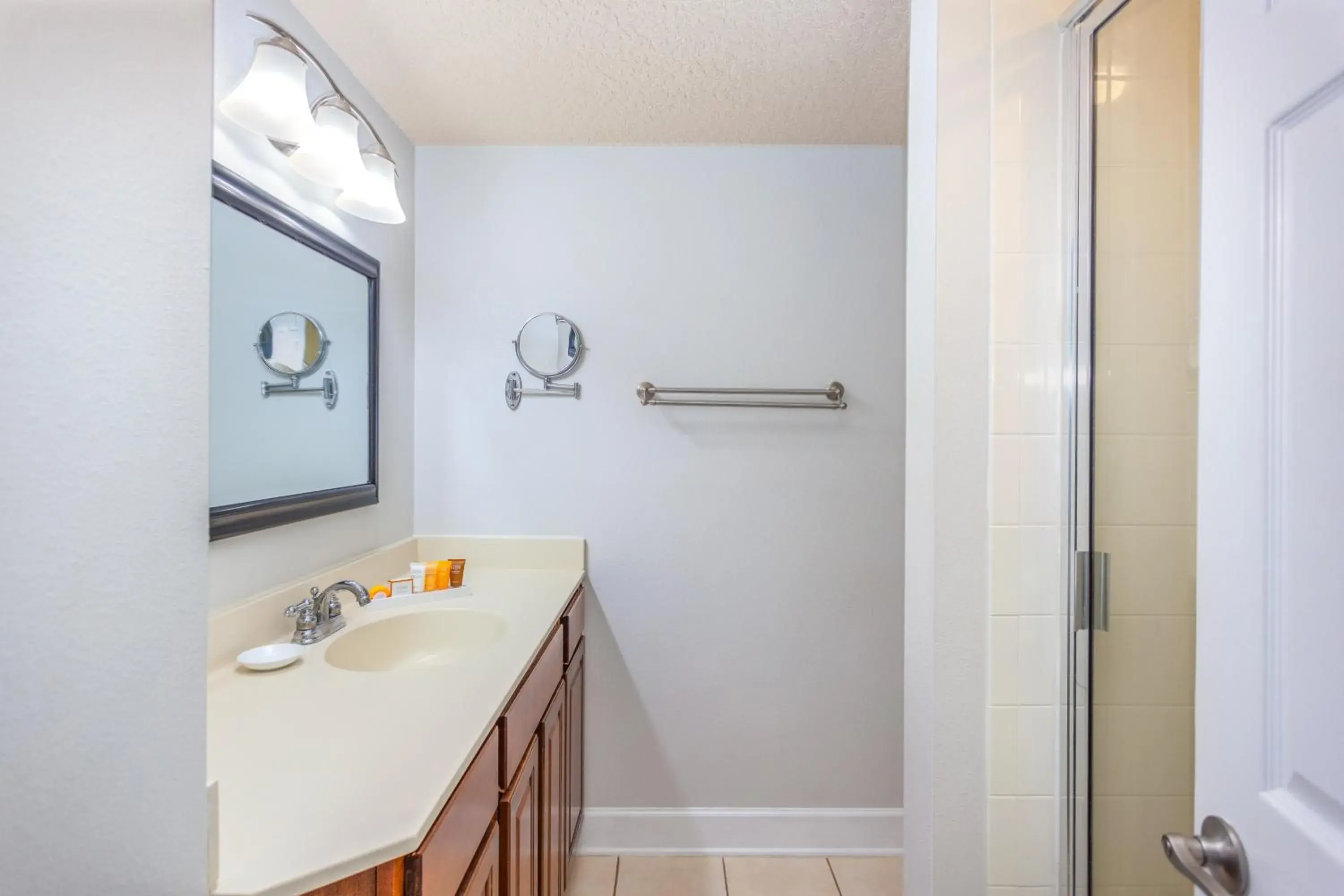 Bathroom in Seaside Amelia Inn - Amelia Island