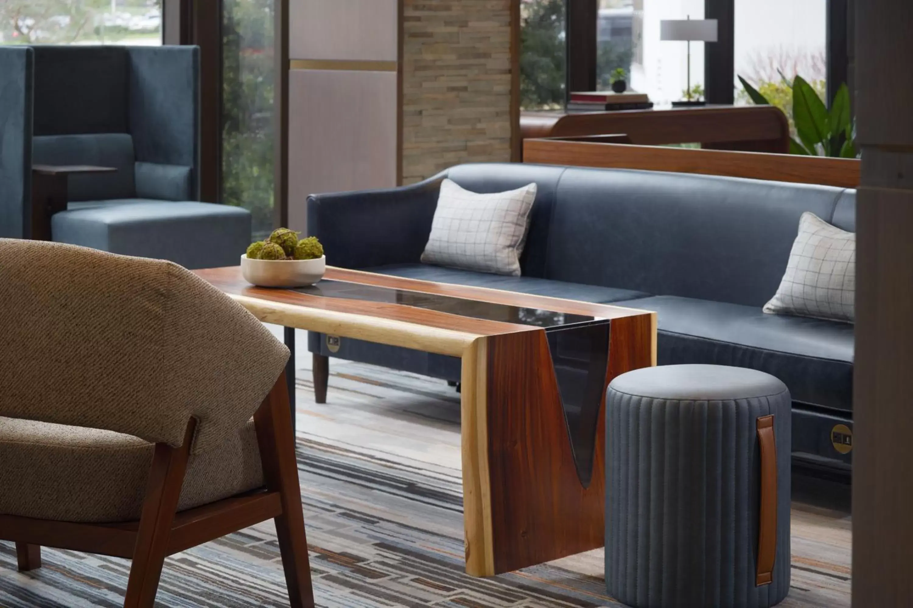 Lobby or reception, Seating Area in Marriott Kansas City Overland Park