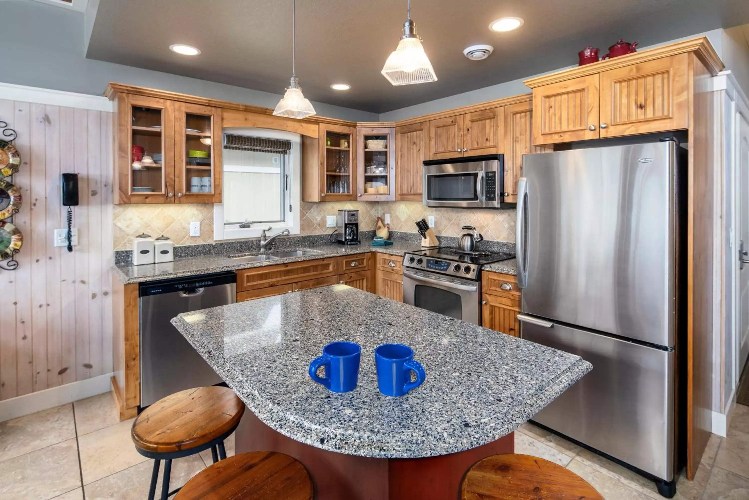 Kitchen or kitchenette, Kitchen/Kitchenette in Larsmont Cottages