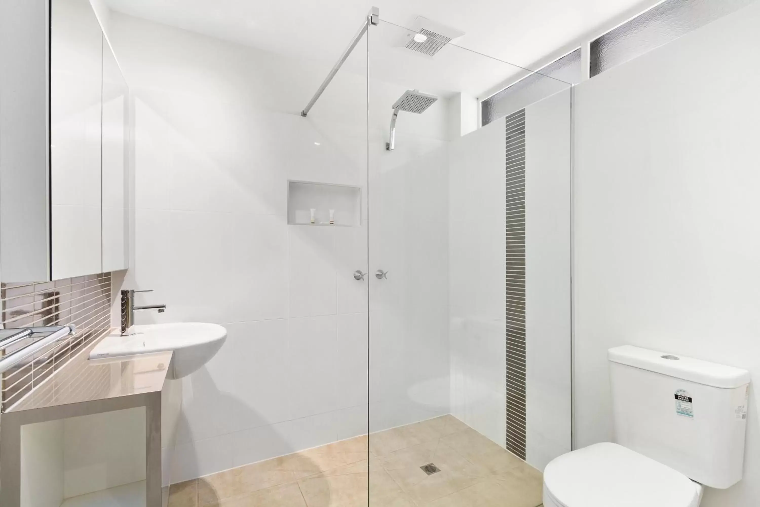 Toilet, Bathroom in Quality Inn & Suites Traralgon