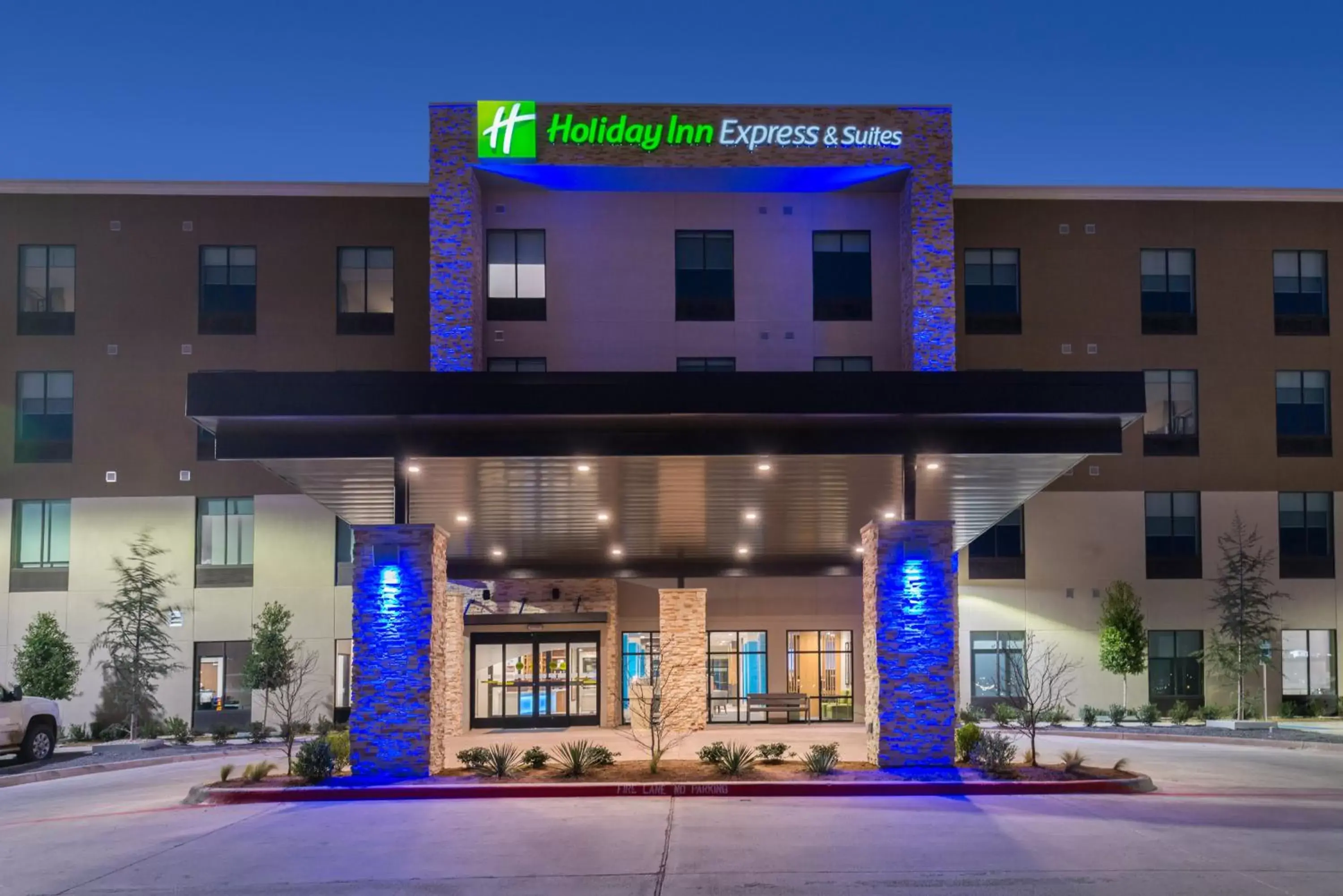 Property Building in Holiday Inn Express Fort Worth West, an IHG Hotel