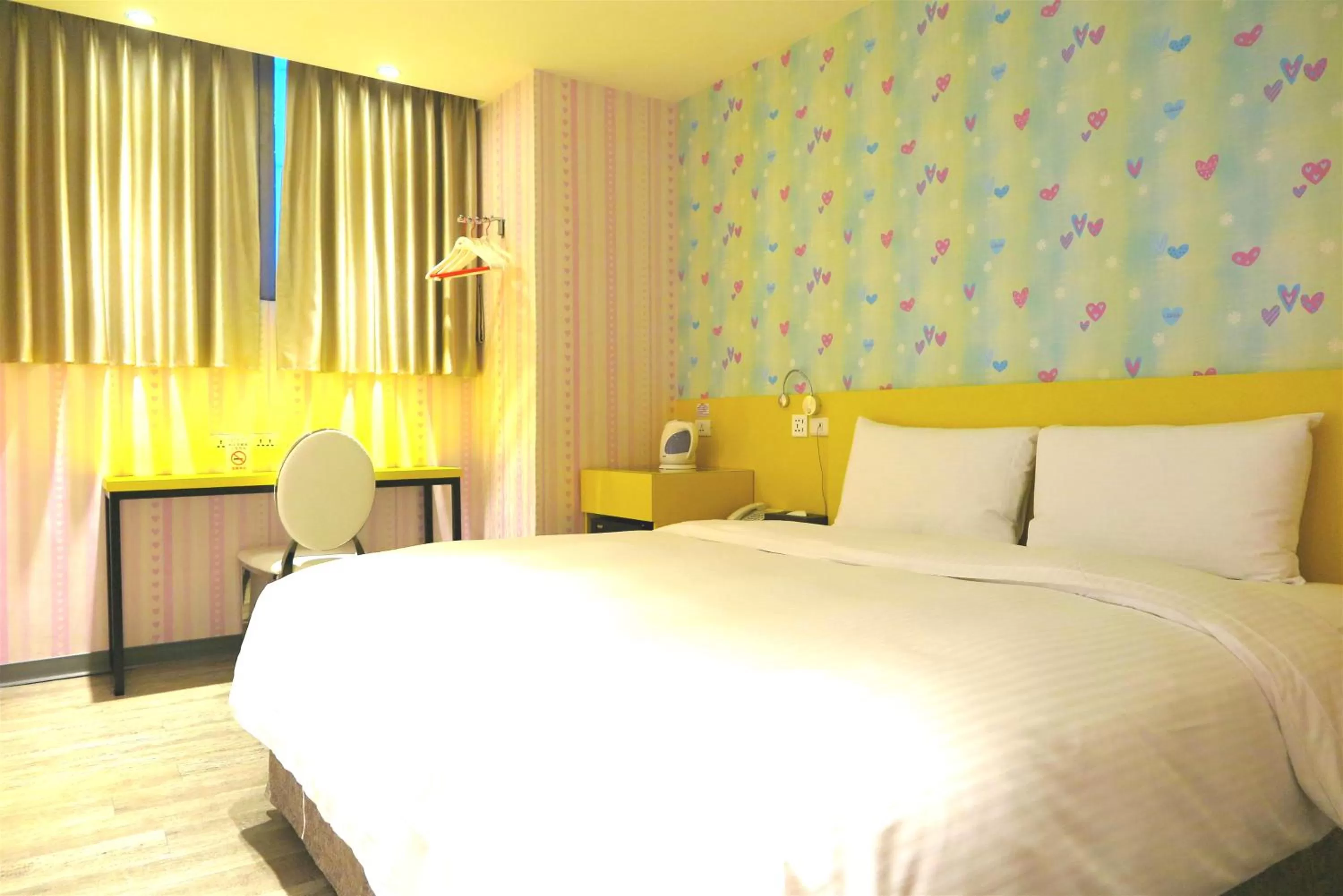 bunk bed, Bed in 191 Hotel