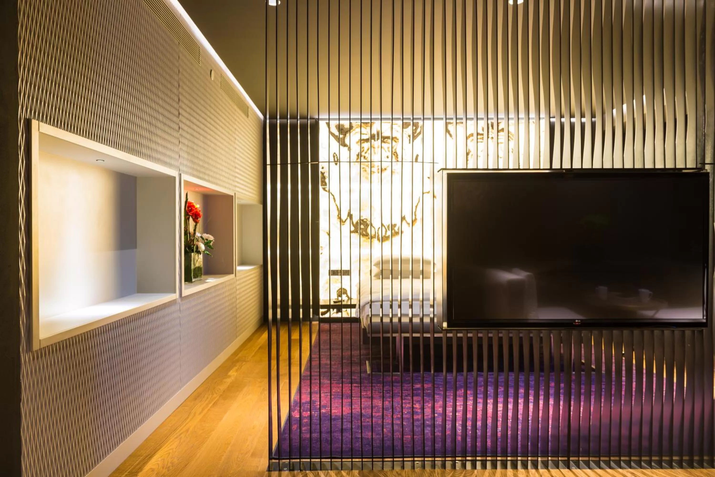 TV and multimedia in Radisson Hotel Dakar Diamniadio