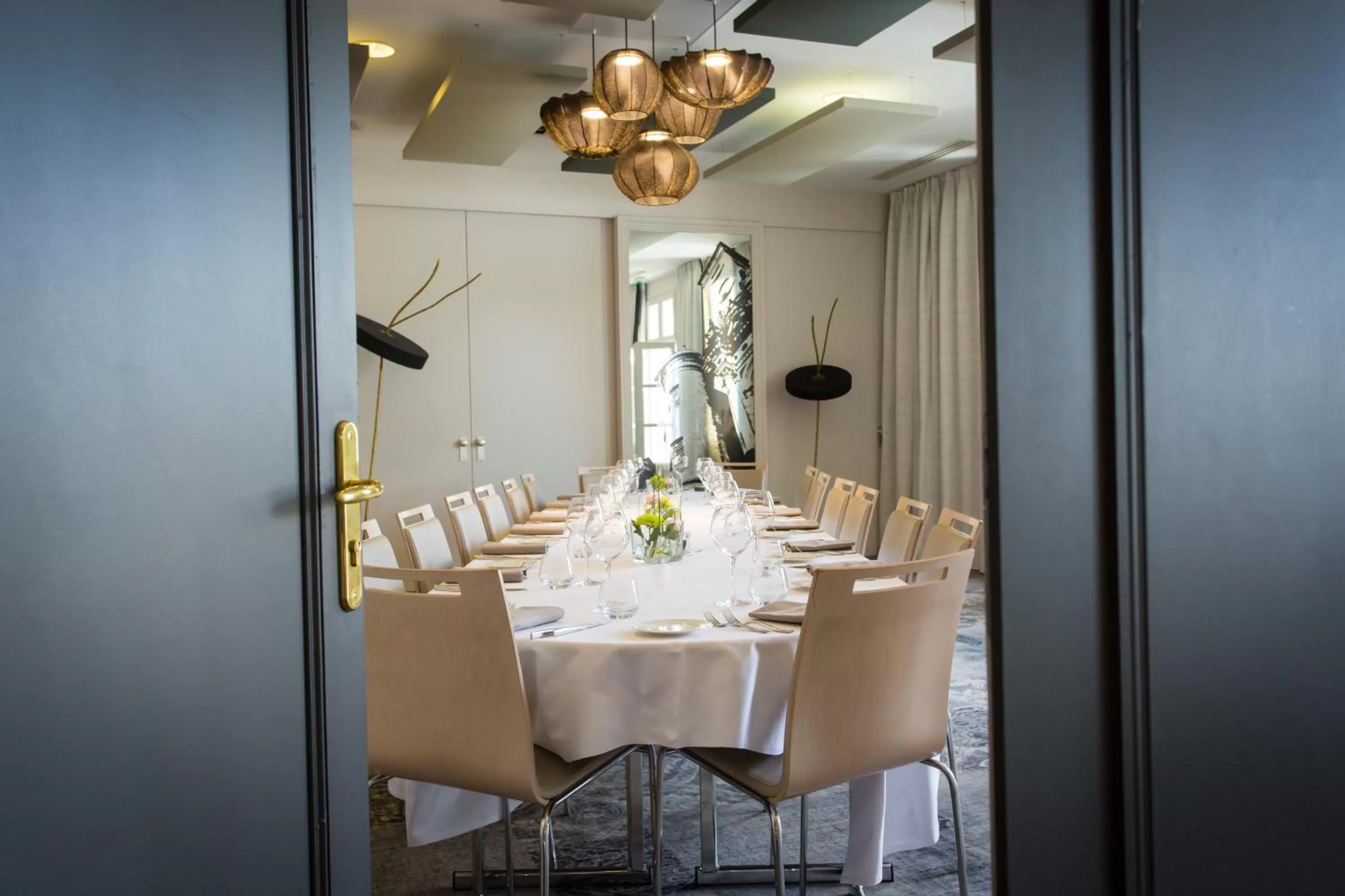 Restaurant/places to eat in Château Belmont Tours by The Crest Collection