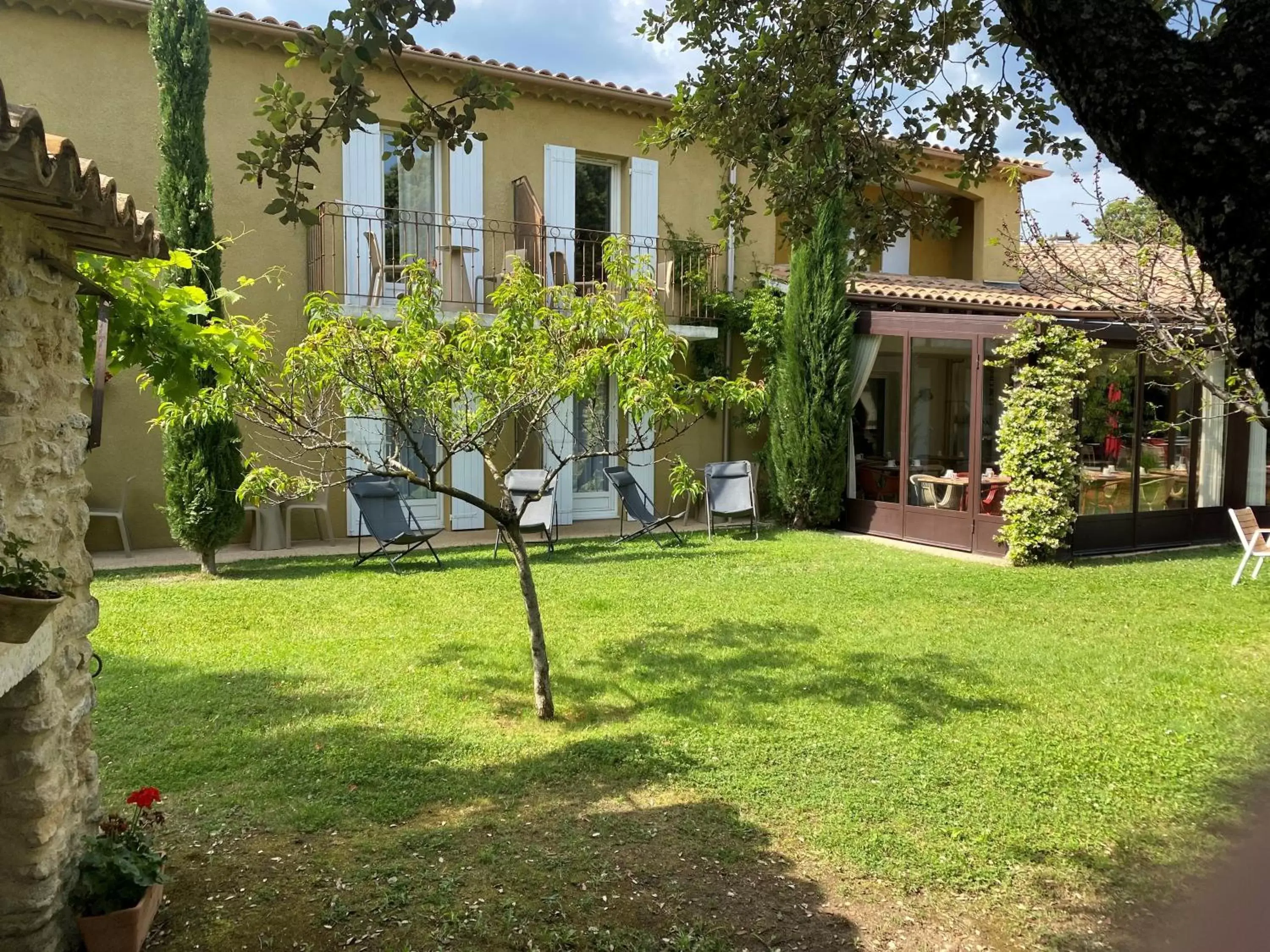 Property Building in La Bastide De Grignan Hotel & Restaurant