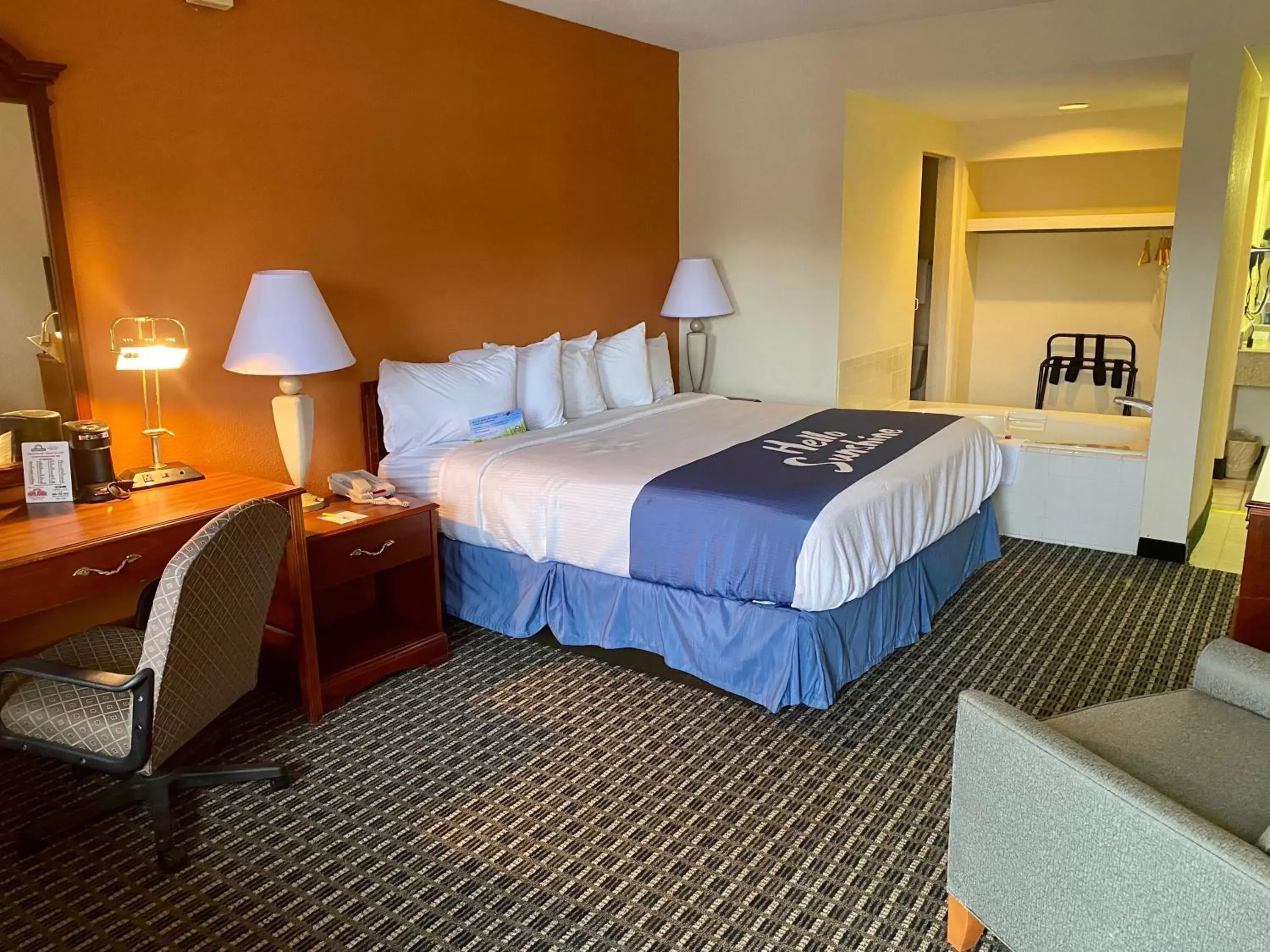 Photo of the whole room, Bed in Days Inn by Wyndham Morehead