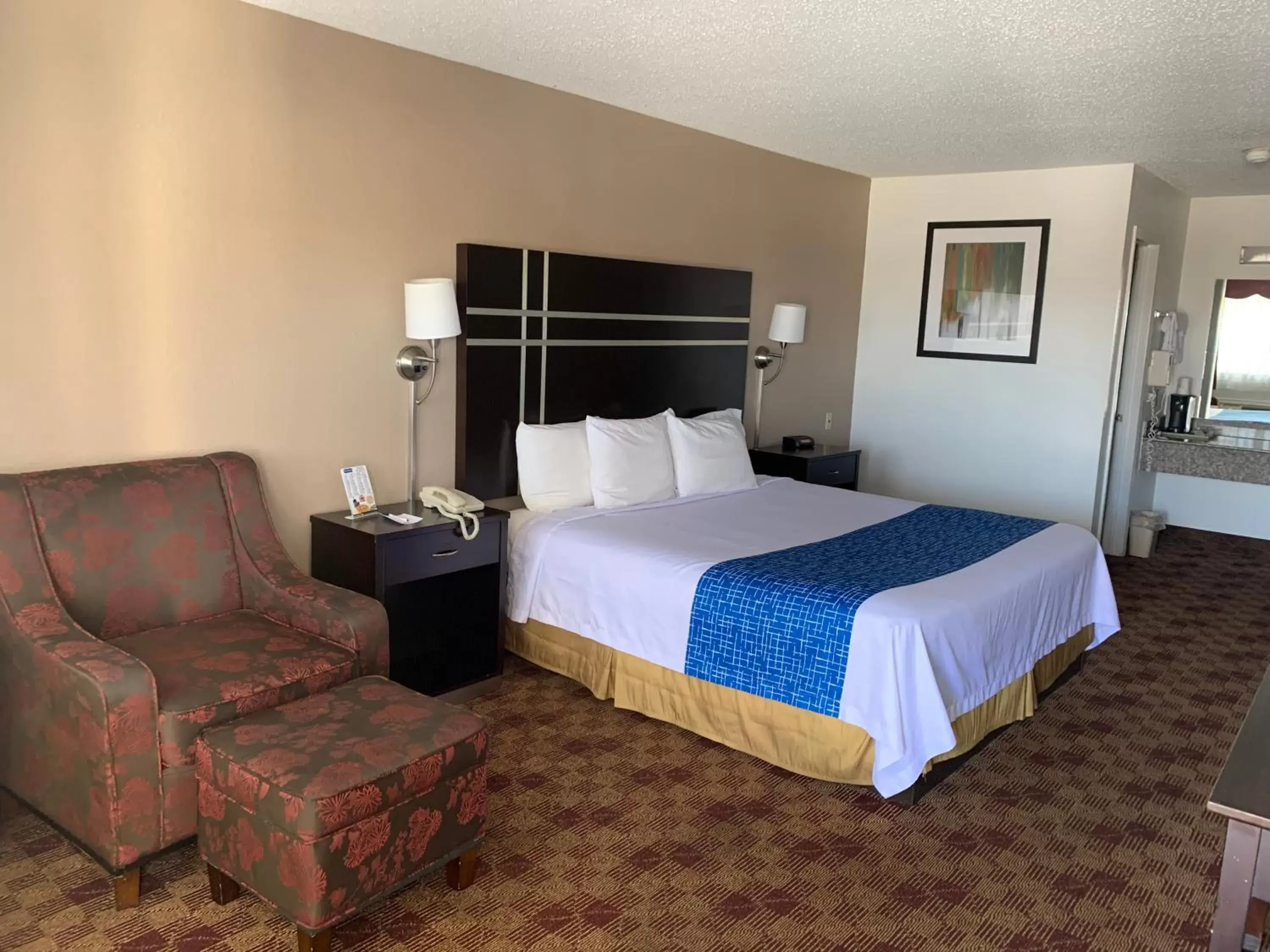 Bed in Travelodge by Wyndham Killeen/Fort Hood