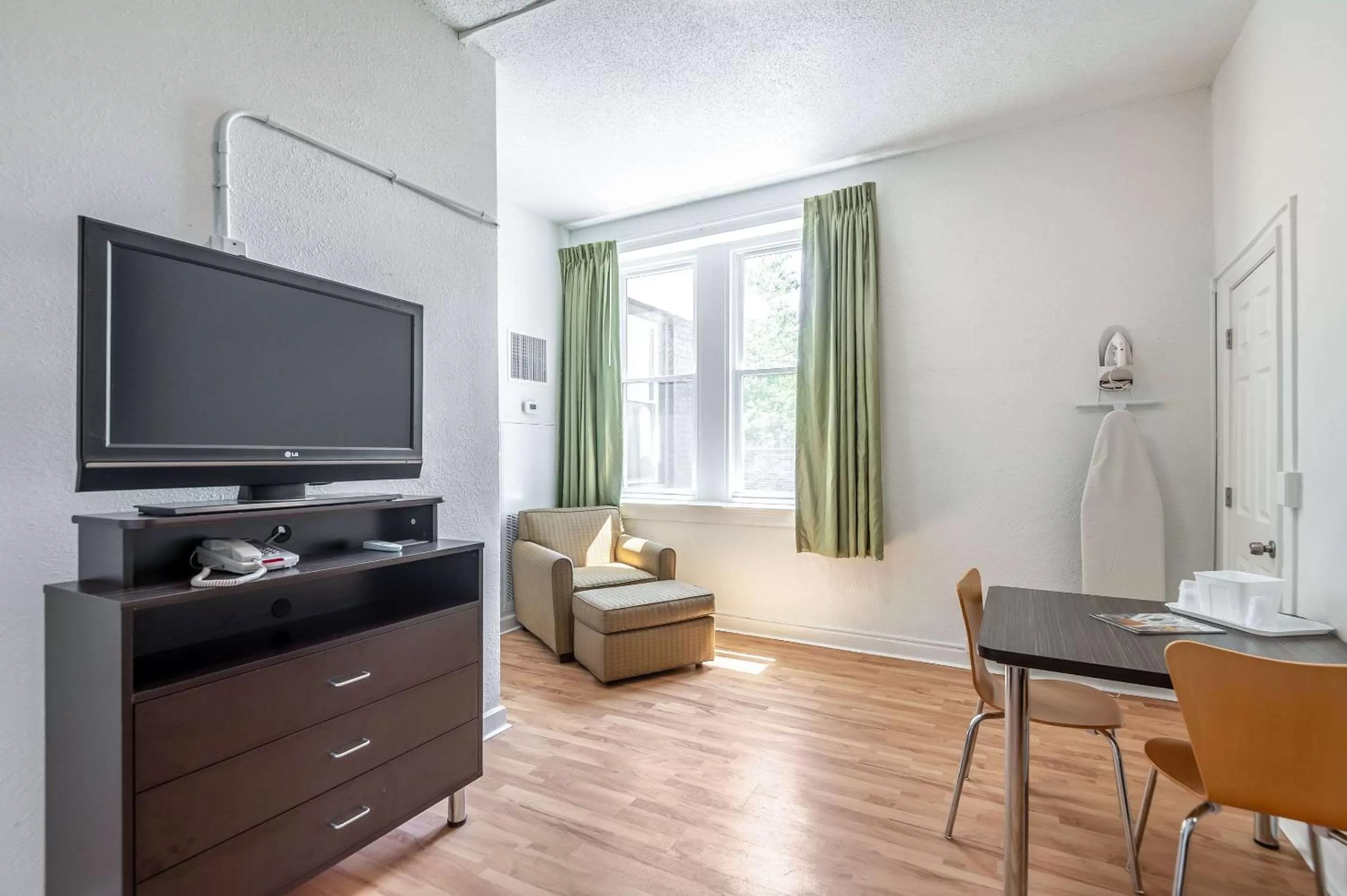 Photo of the whole room in Quality Inn & Suites Kansas City Downtown