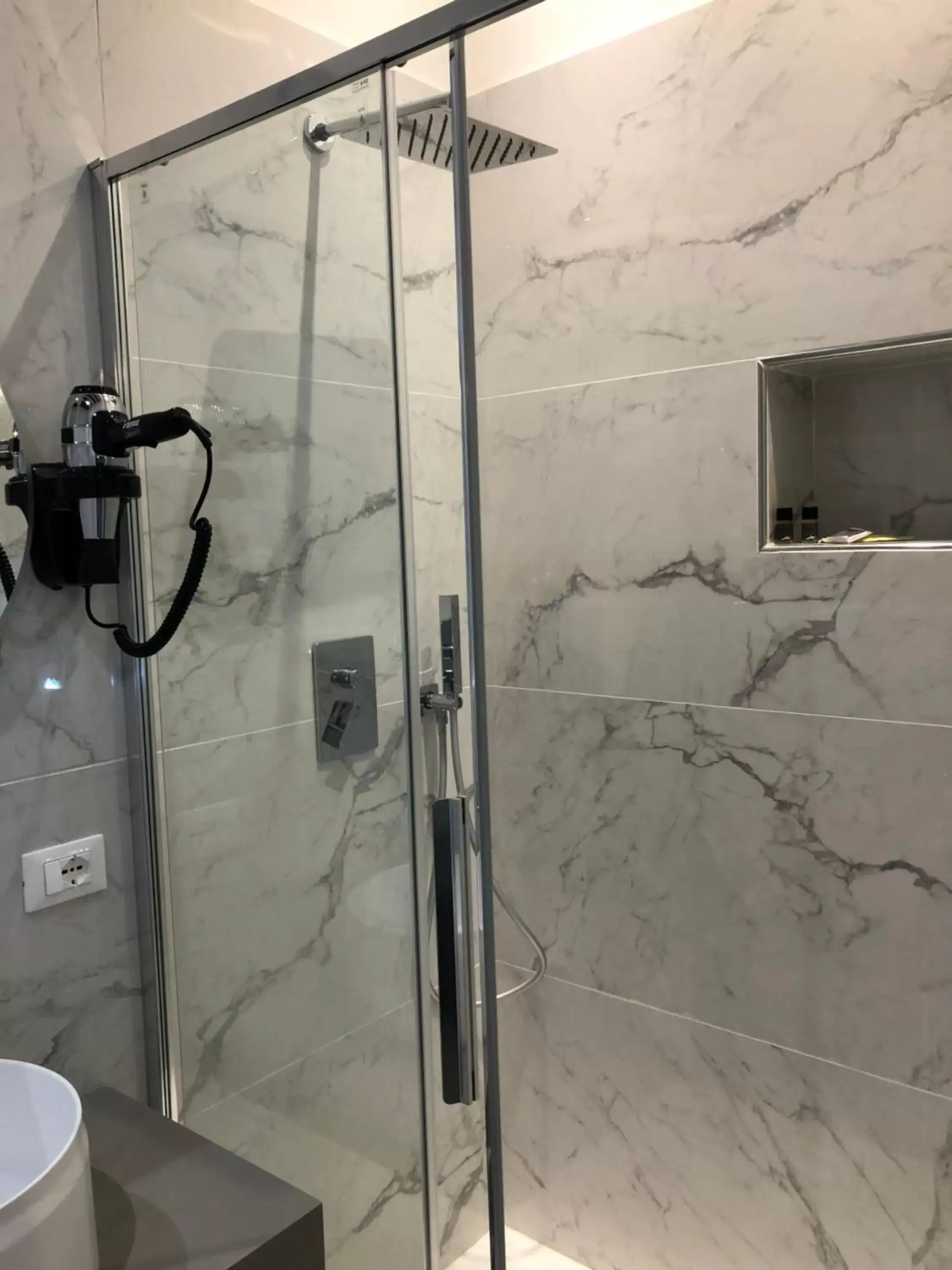 Shower, Bathroom in Albergo Marin