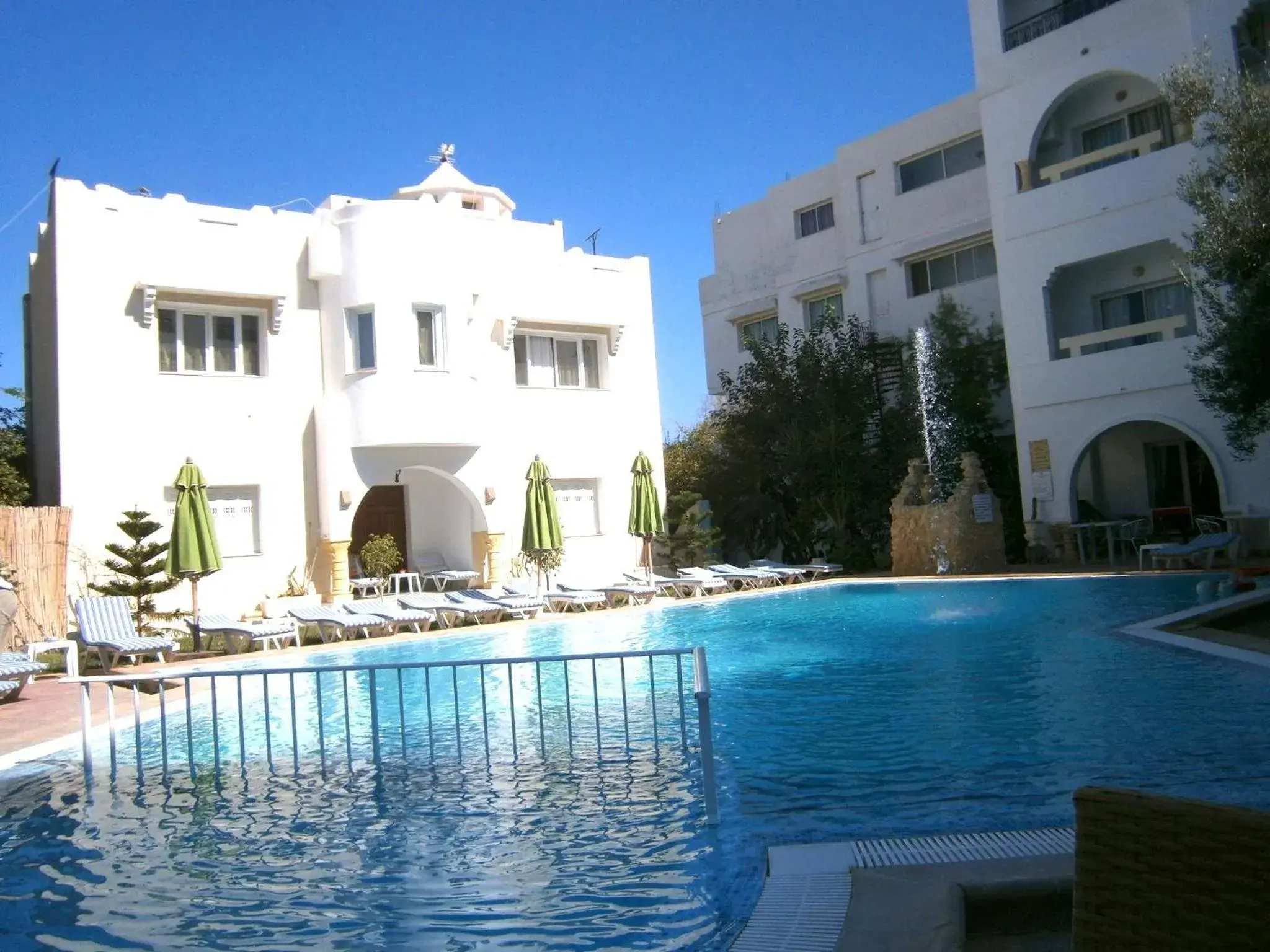 Swimming Pool in Hôtel Romane