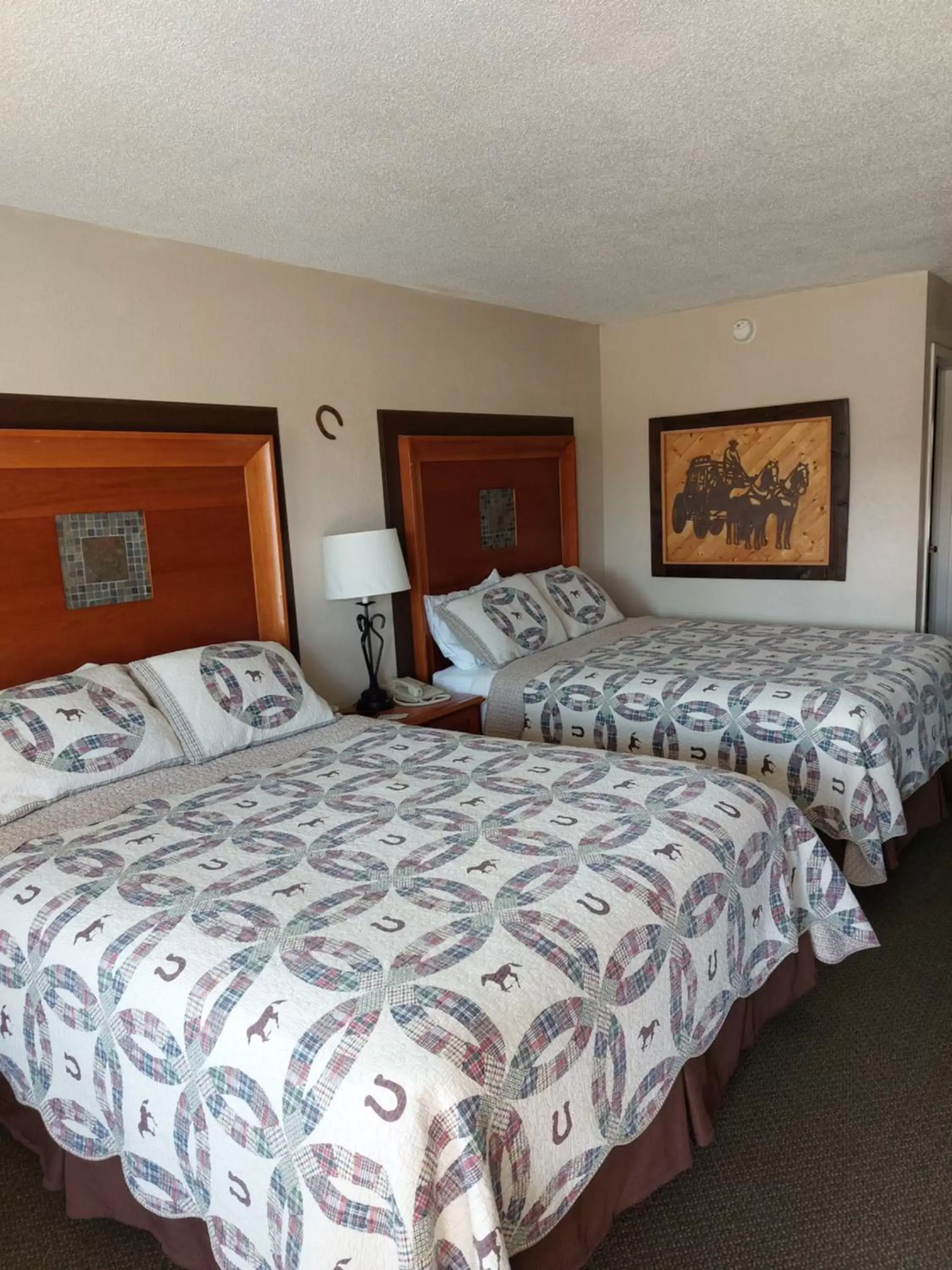 Bed in The Lodge at Russell - Russell Inn