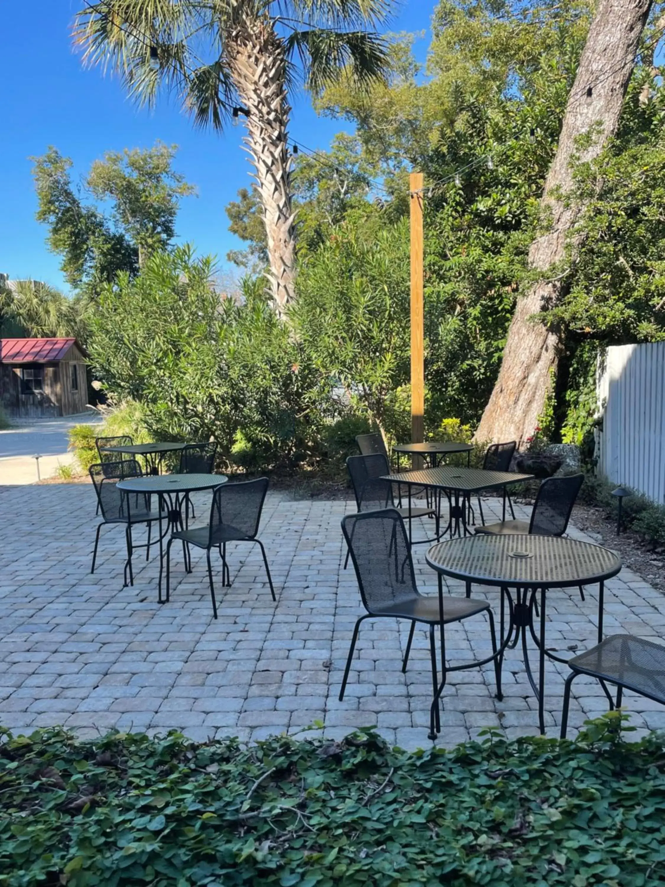 Patio in 607 Bay Luxurious Guest Rooms