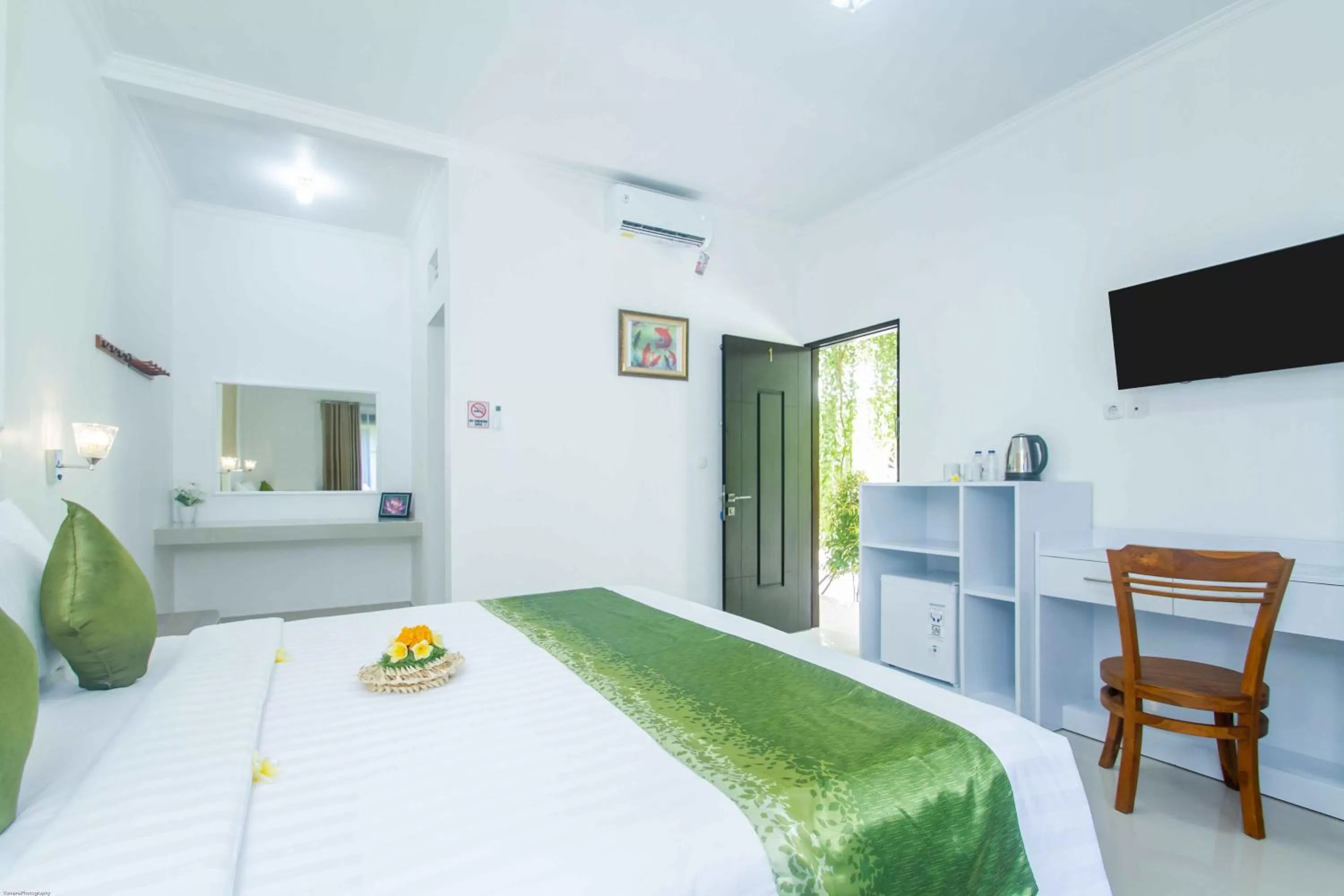 TV and multimedia, Bed in Kesari Glory Nusa Penida by GenuineHost