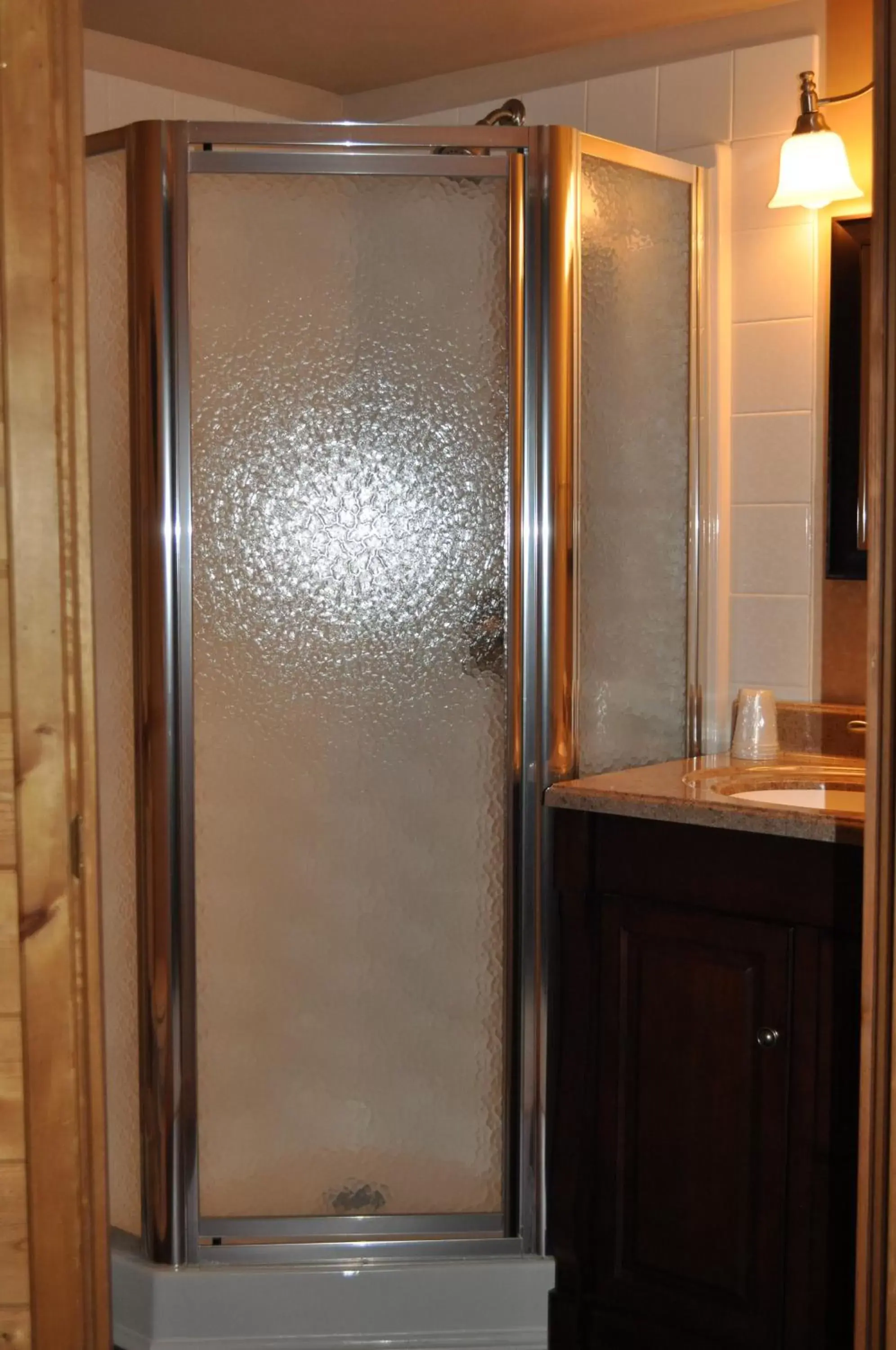 Bathroom in Rocky Ridge Country Lodge