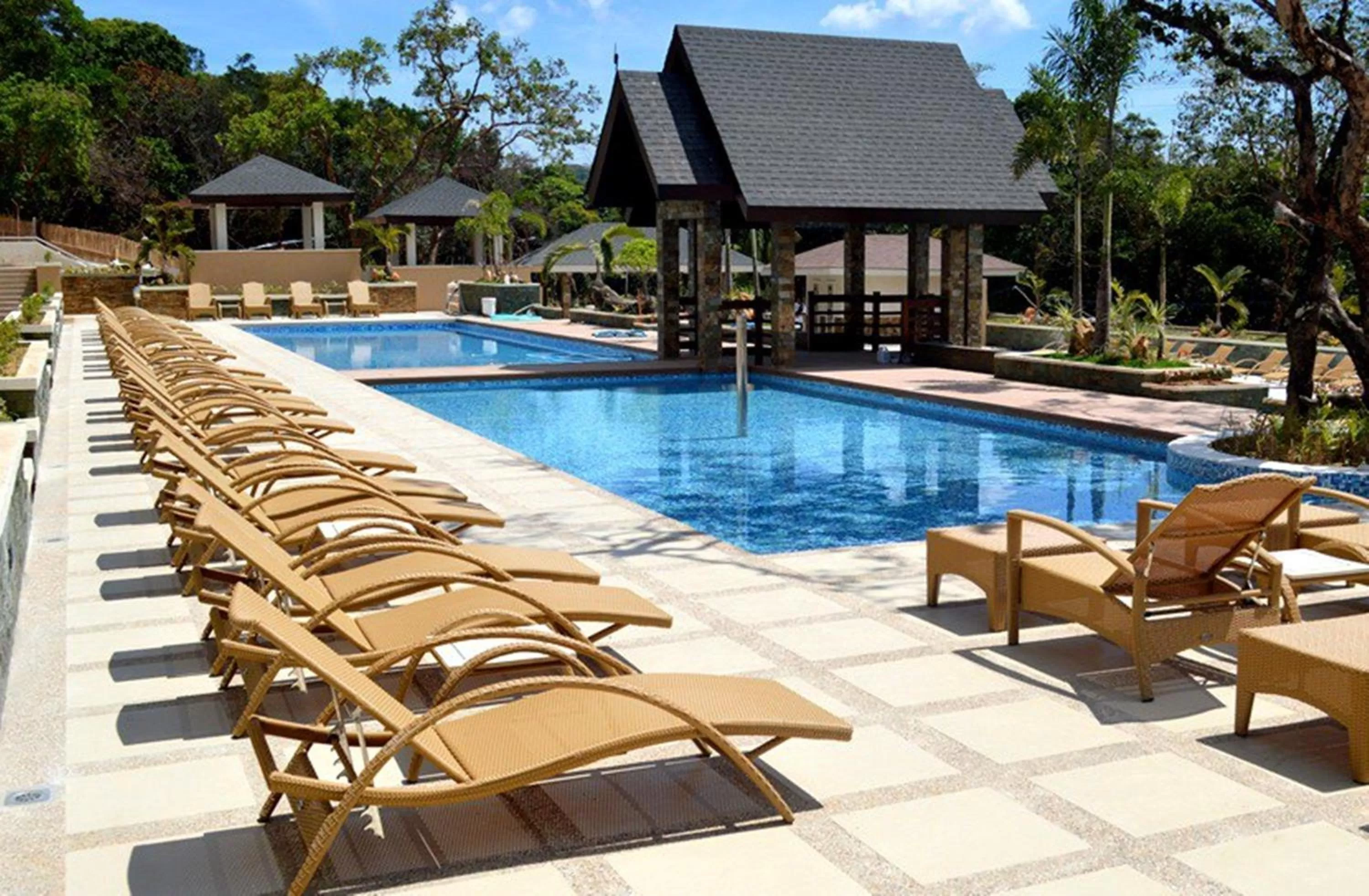 Swimming pool in Coron Westown Resort