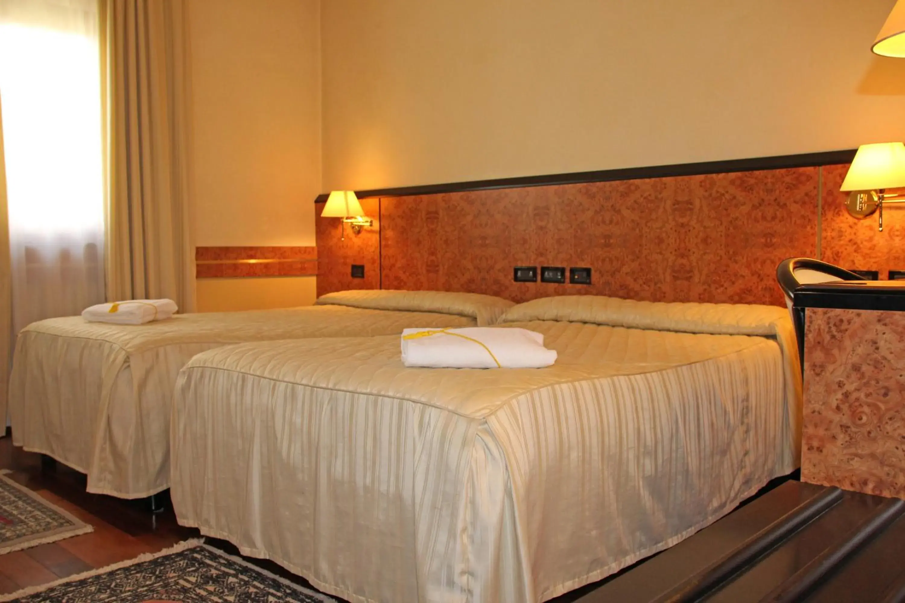 Bedroom, Bed in Park Hotel Villa Leon d'Oro Bedroom, Bed in Park Hotel Villa Leon d'Oro