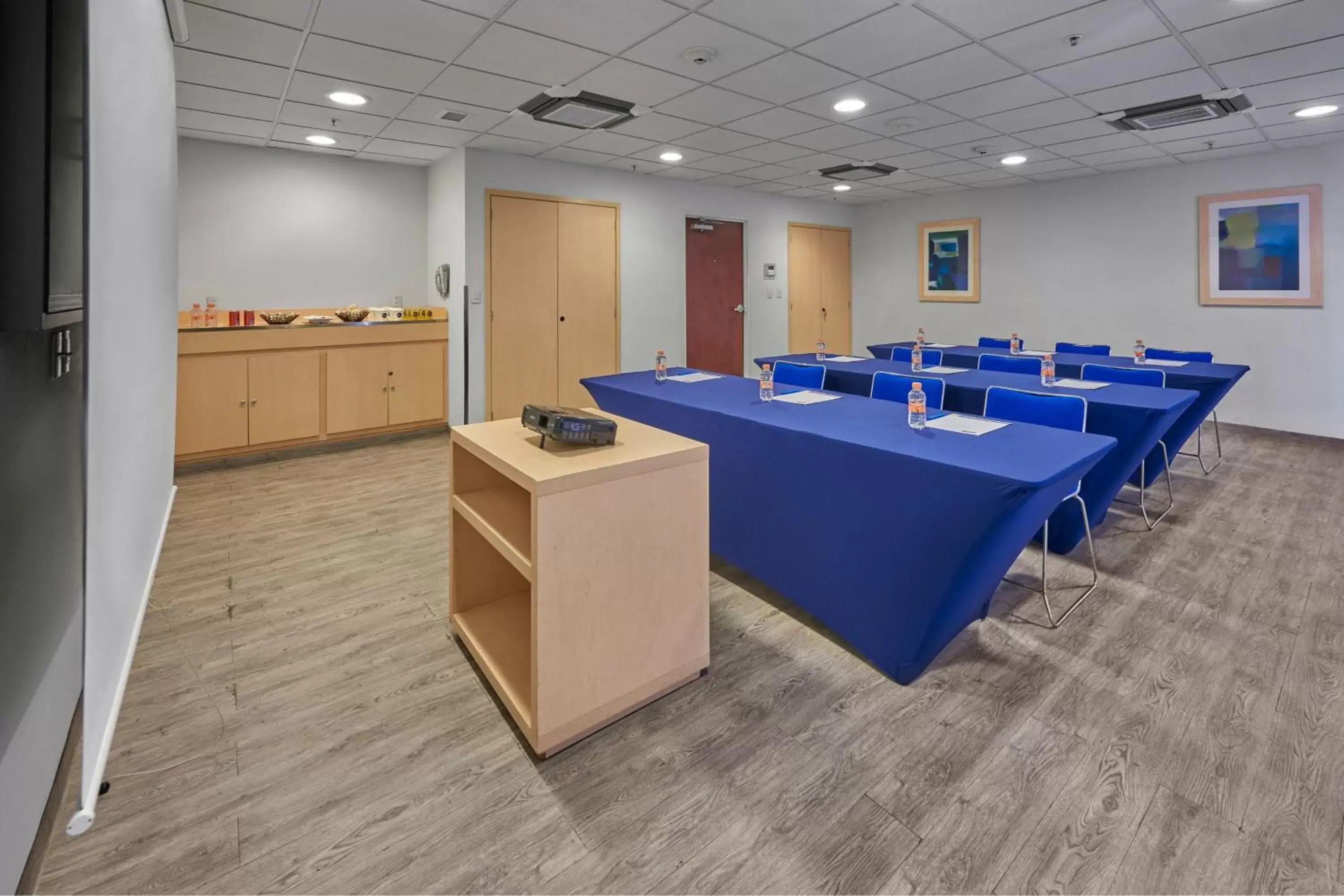 Meeting/conference room in City Express by Marriott Campeche