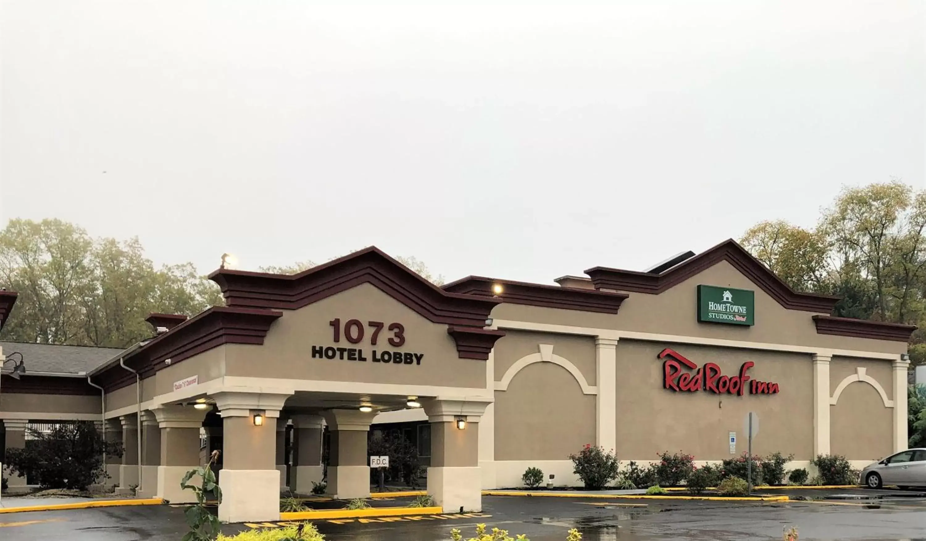 Property building in HomeTowne Studios by Red Roof Bordentown - McGuire AFB Property building in HomeTowne Studios by Red Roof Bordentown - McGuire AFB