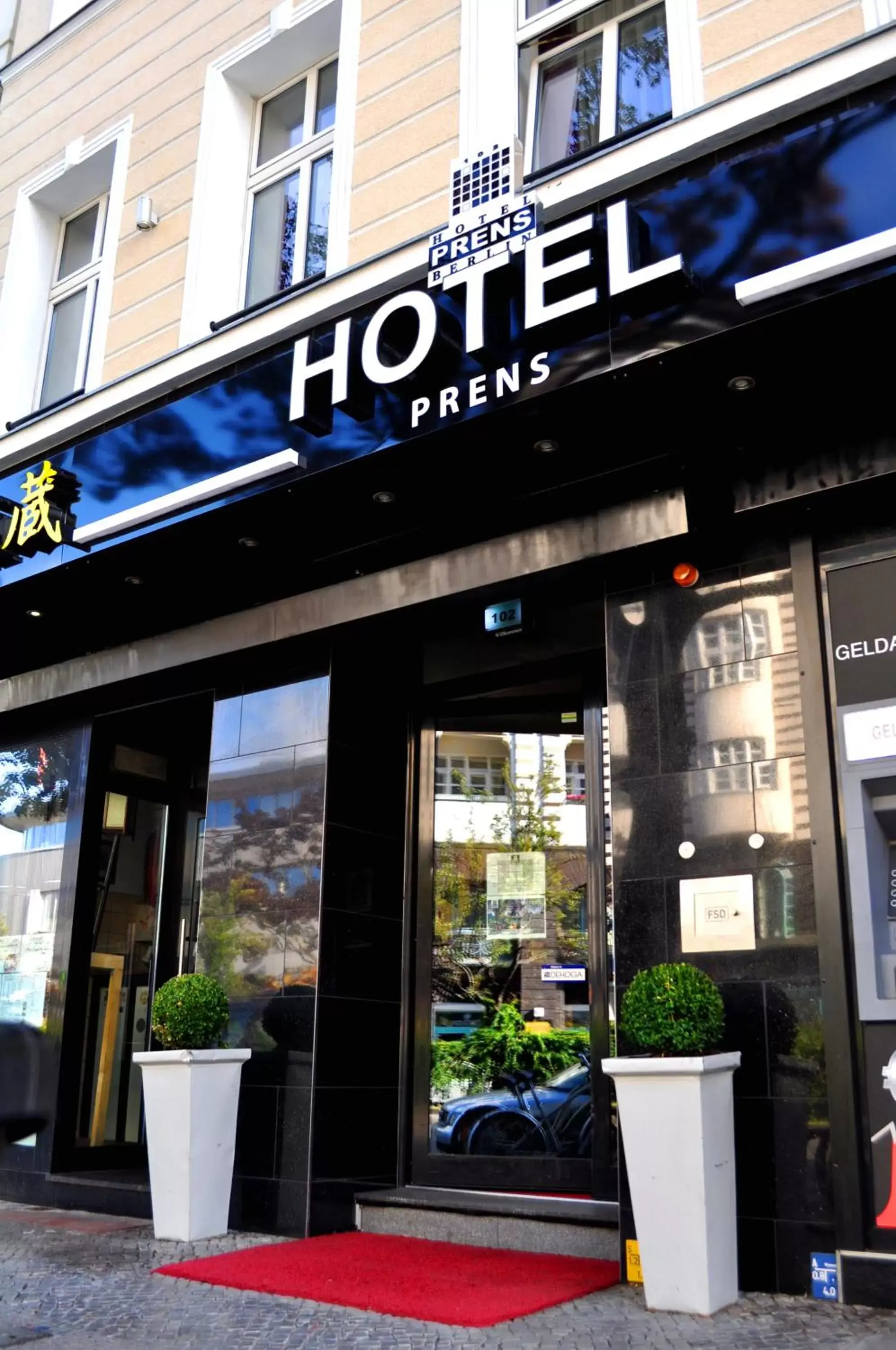 Facade/entrance in Hotel Prens Berlin Facade/entrance in Hotel Prens Berlin