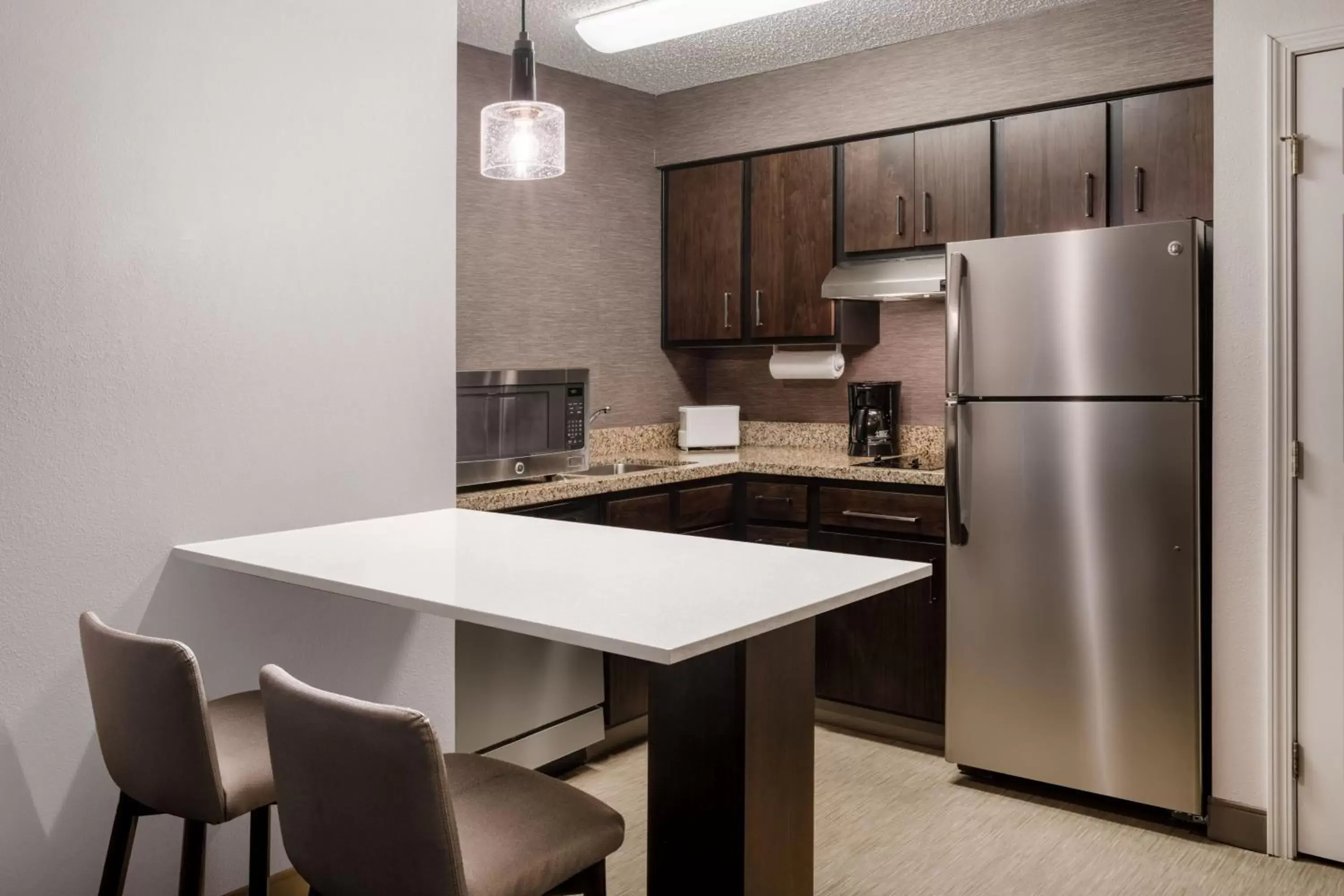 Bedroom, Kitchen/Kitchenette in Residence Inn by Marriott Boulder Broomfield