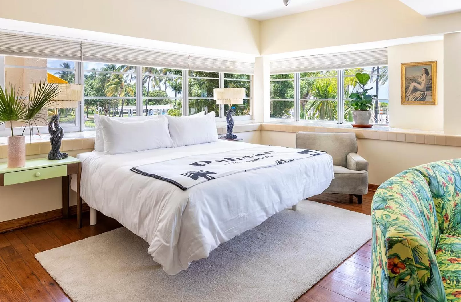 Bed in Pelican Hotel