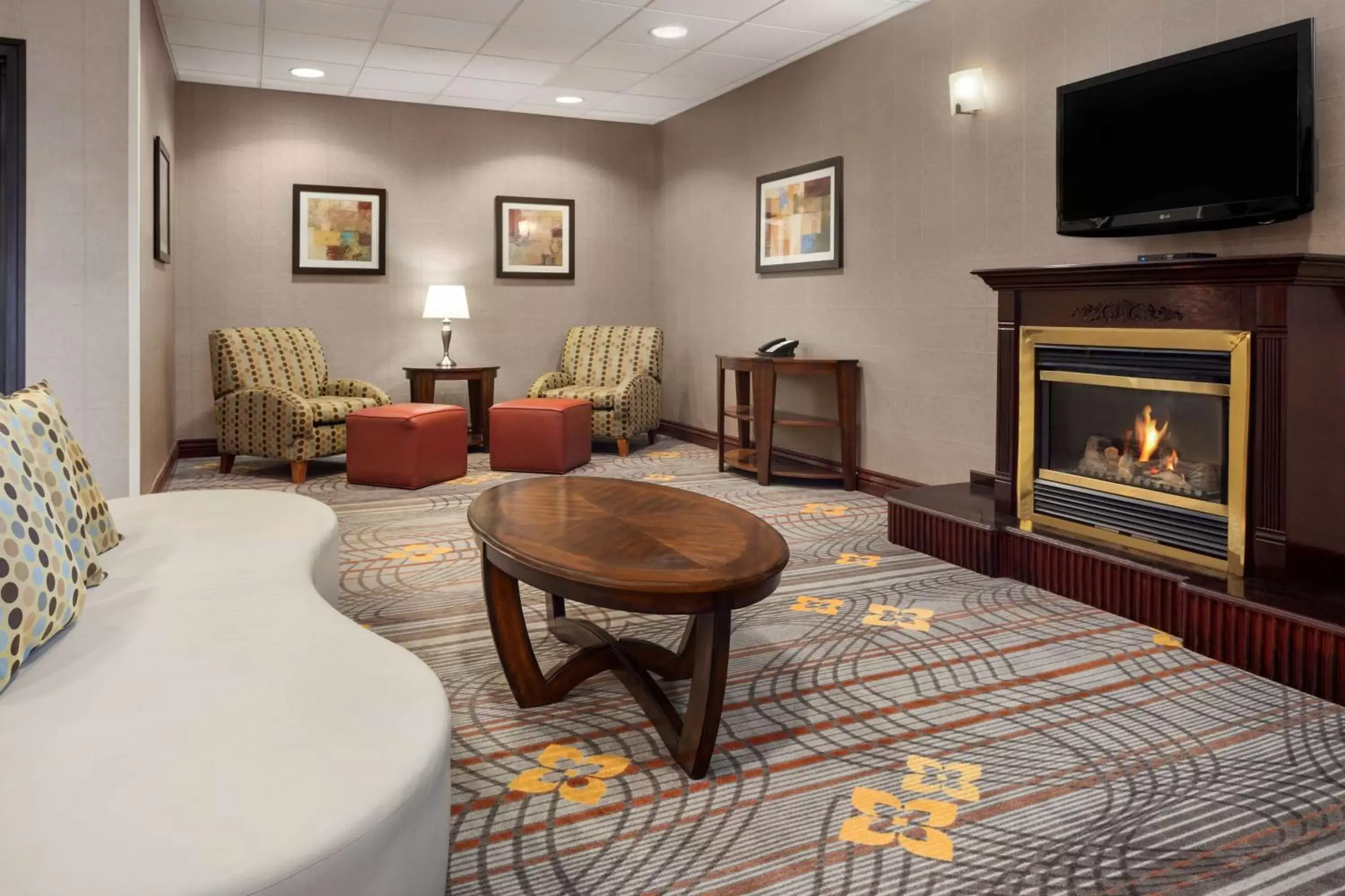 Lobby or reception, Seating Area in Hampton Inn & Suites Detroit Sterling Heights
