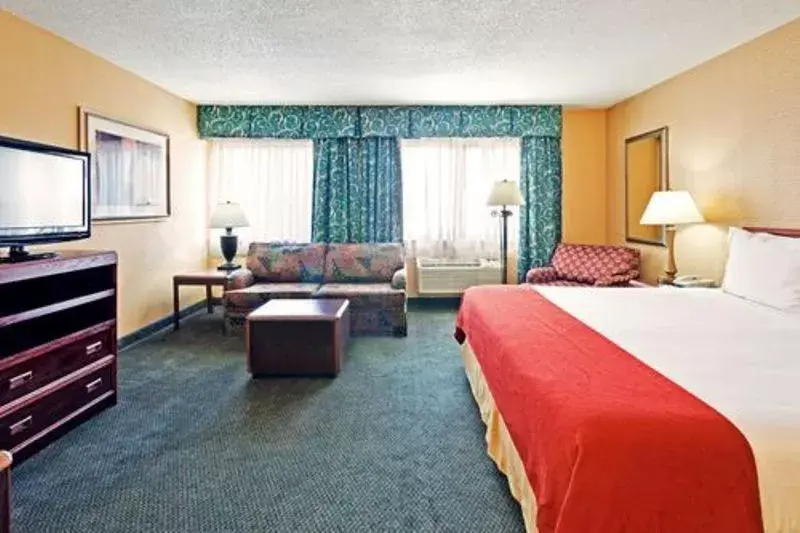 Day in Holiday Inn Express Hotel Fort Campbell-Oak Grove, an IHG Hotel