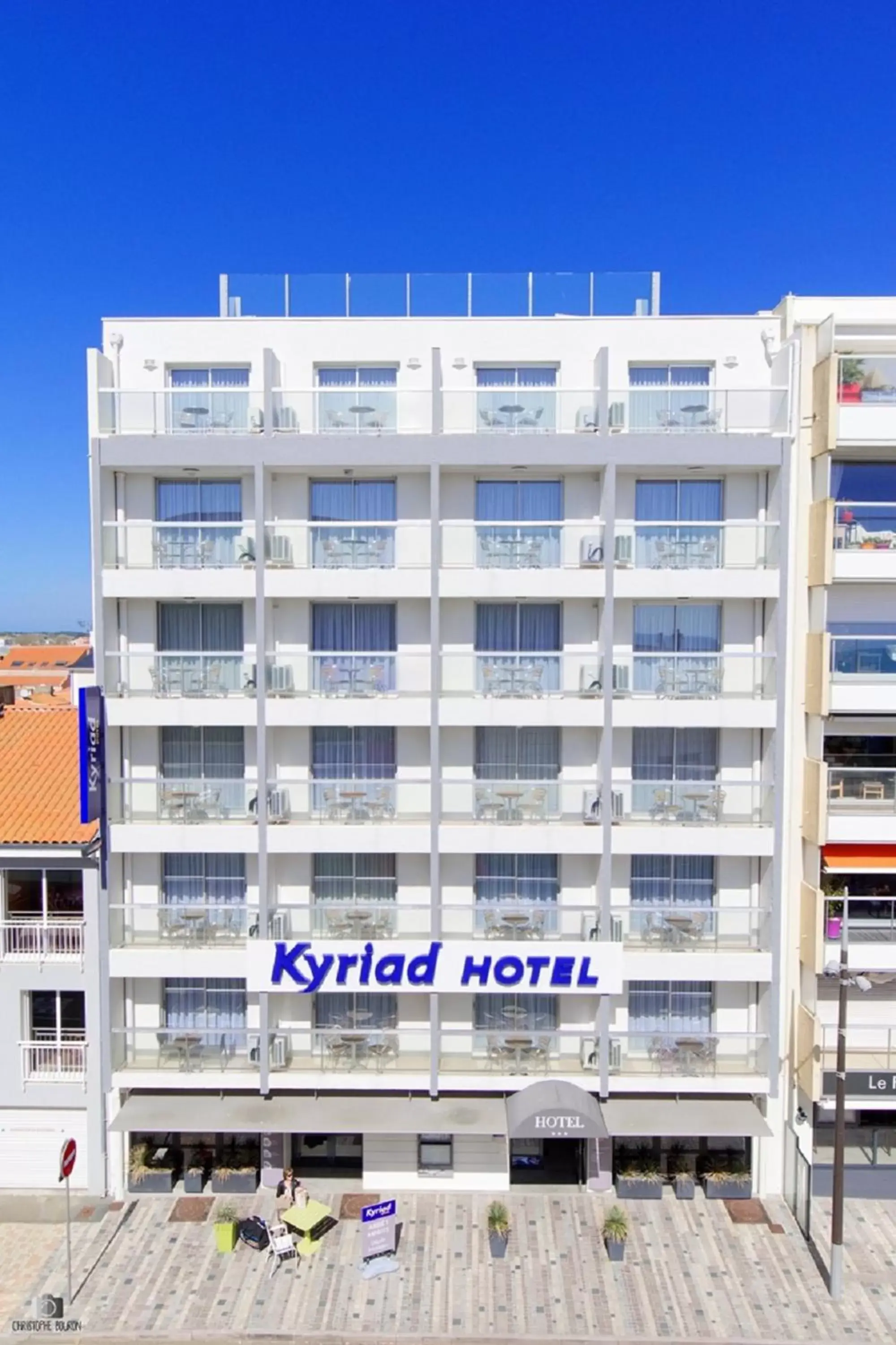Facade/entrance, Property Building in Kyriad Prestige Les Sables d'Olonne - Plage - Centre des Congrès