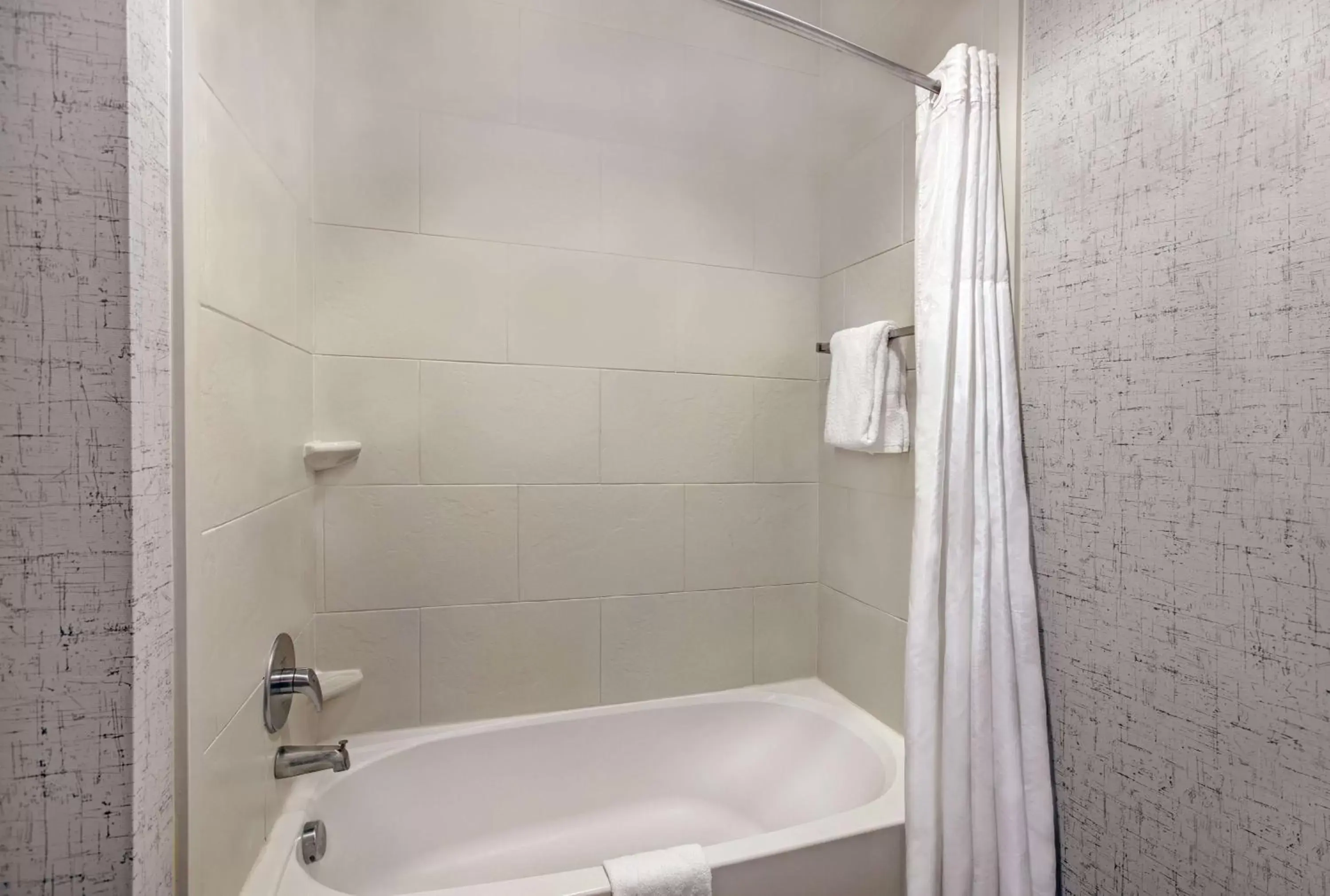 Bathroom in Hampton Inn and Suites Austin University Capitol