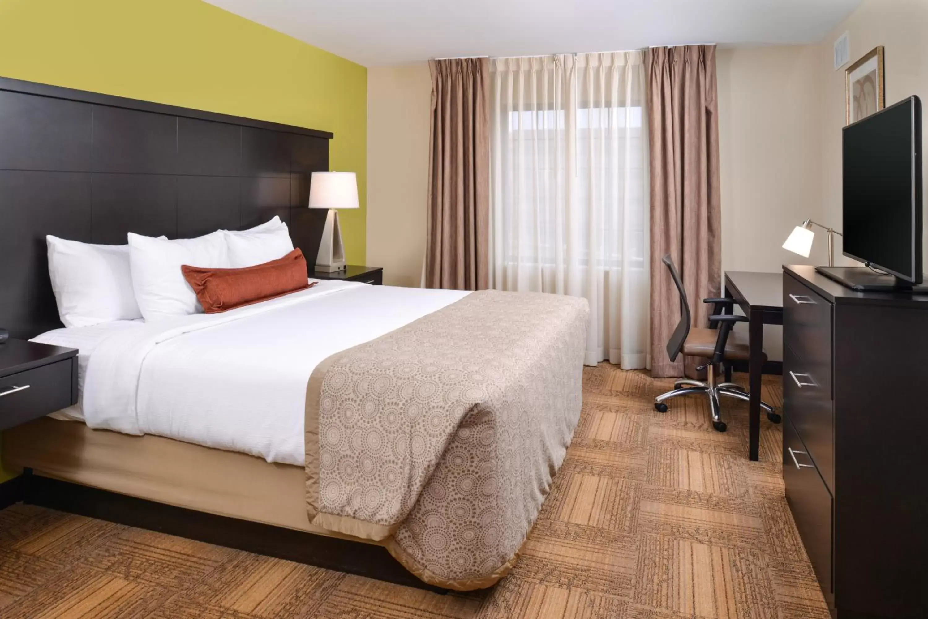 Photo of the whole room, Bed in Staybridge Suites Merrillville, an IHG Hotel