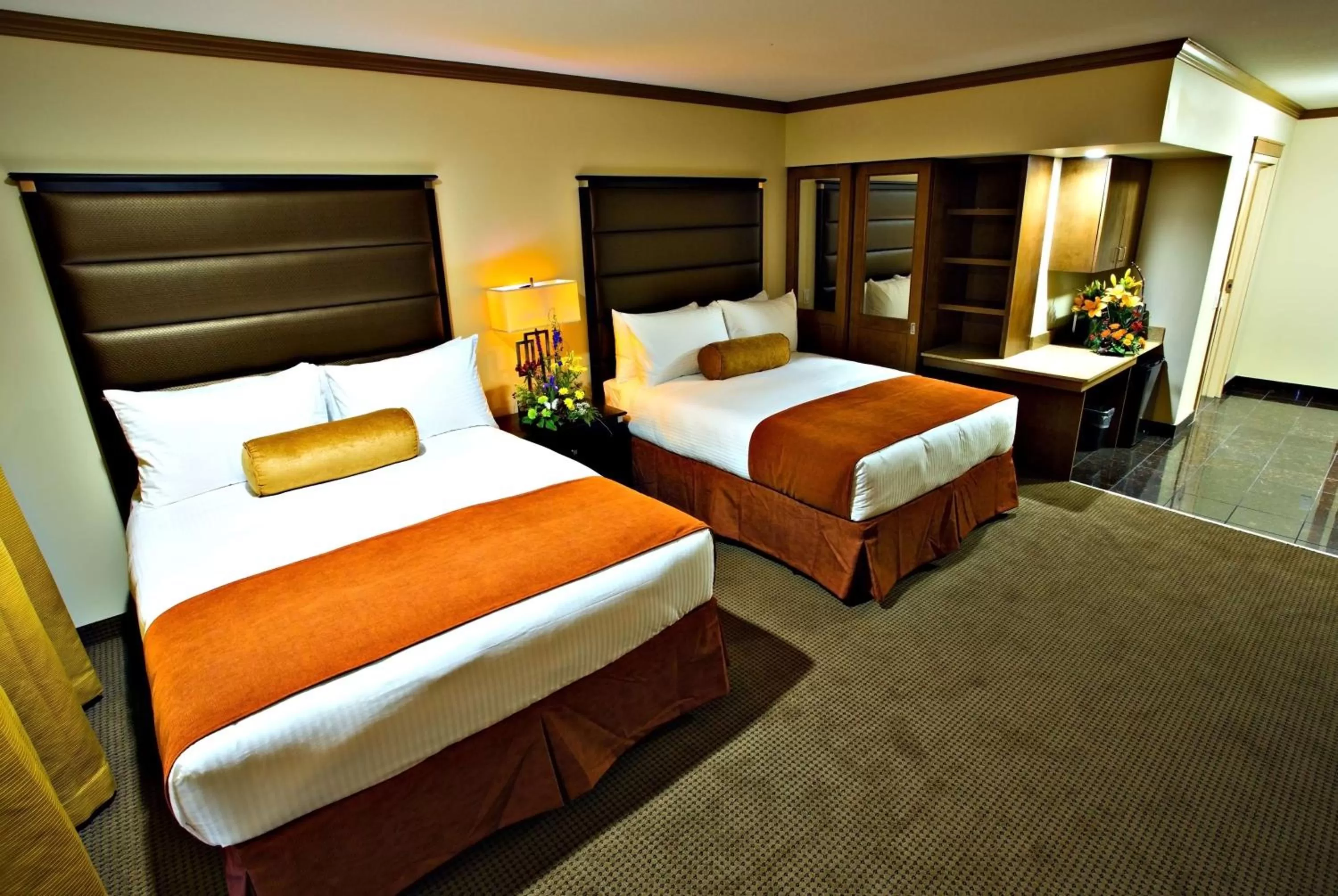 Photo of the whole room, Bed in Camrose Resort Hotel