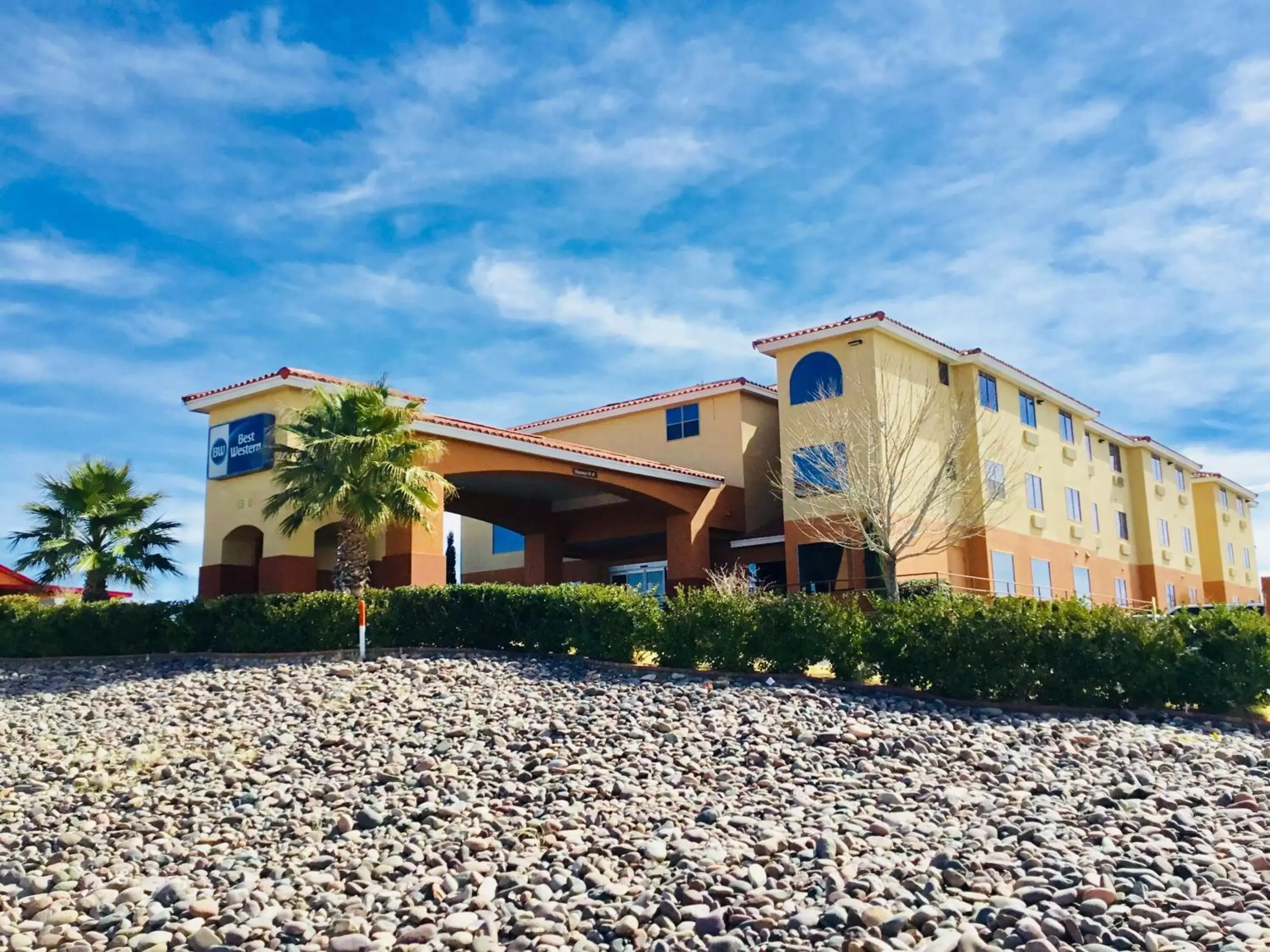 Property Building in Best Western East El Paso Inn