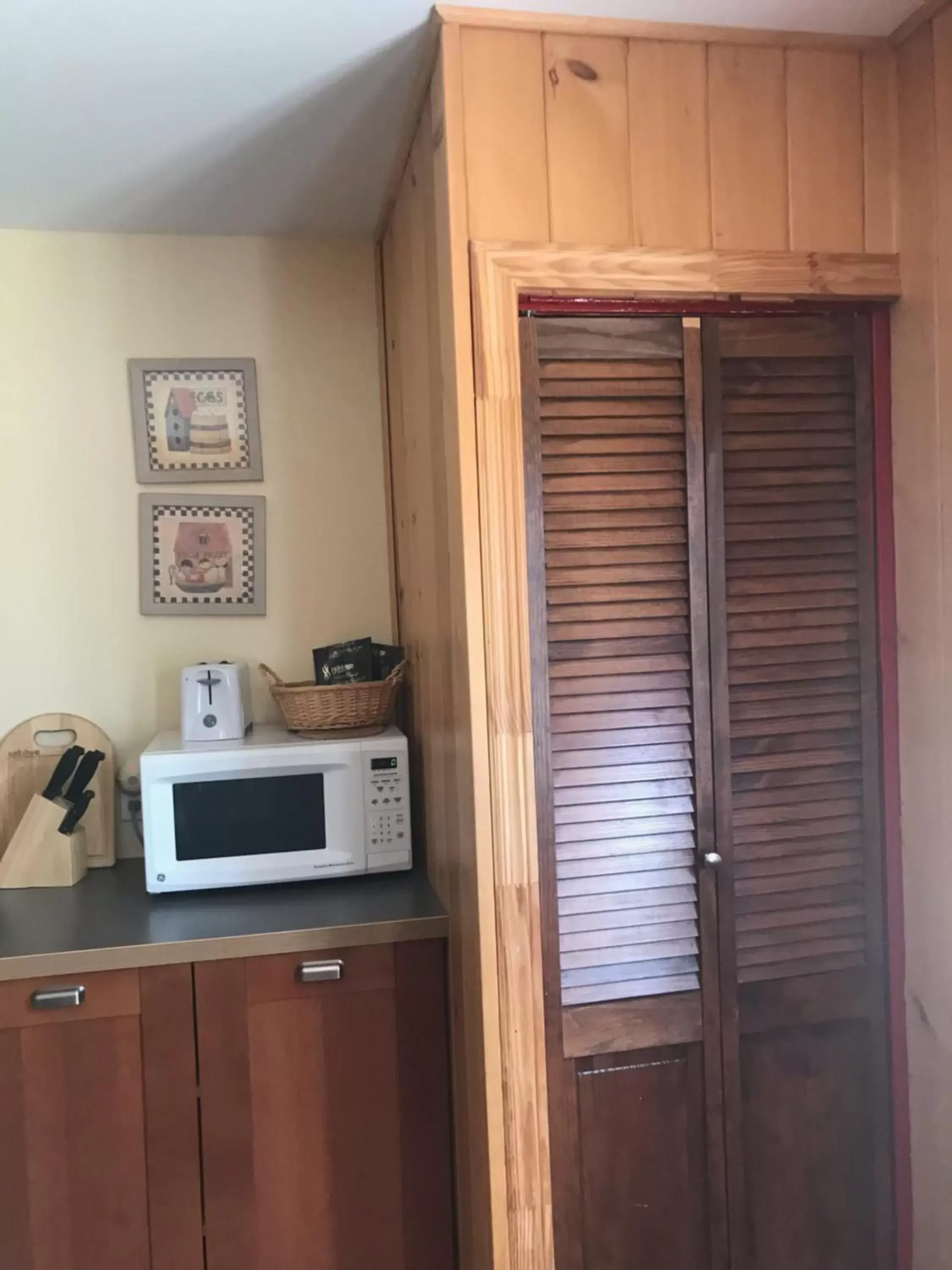 Kitchen/Kitchenette in Hush Lodge and Cottages