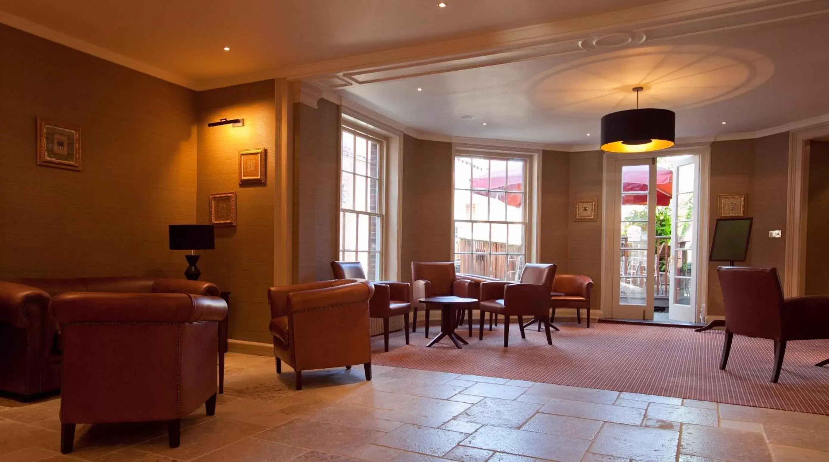 Lounge or bar, Seating Area in The Rose & Crown Hotel, Sure Hotel Collection by Best Western