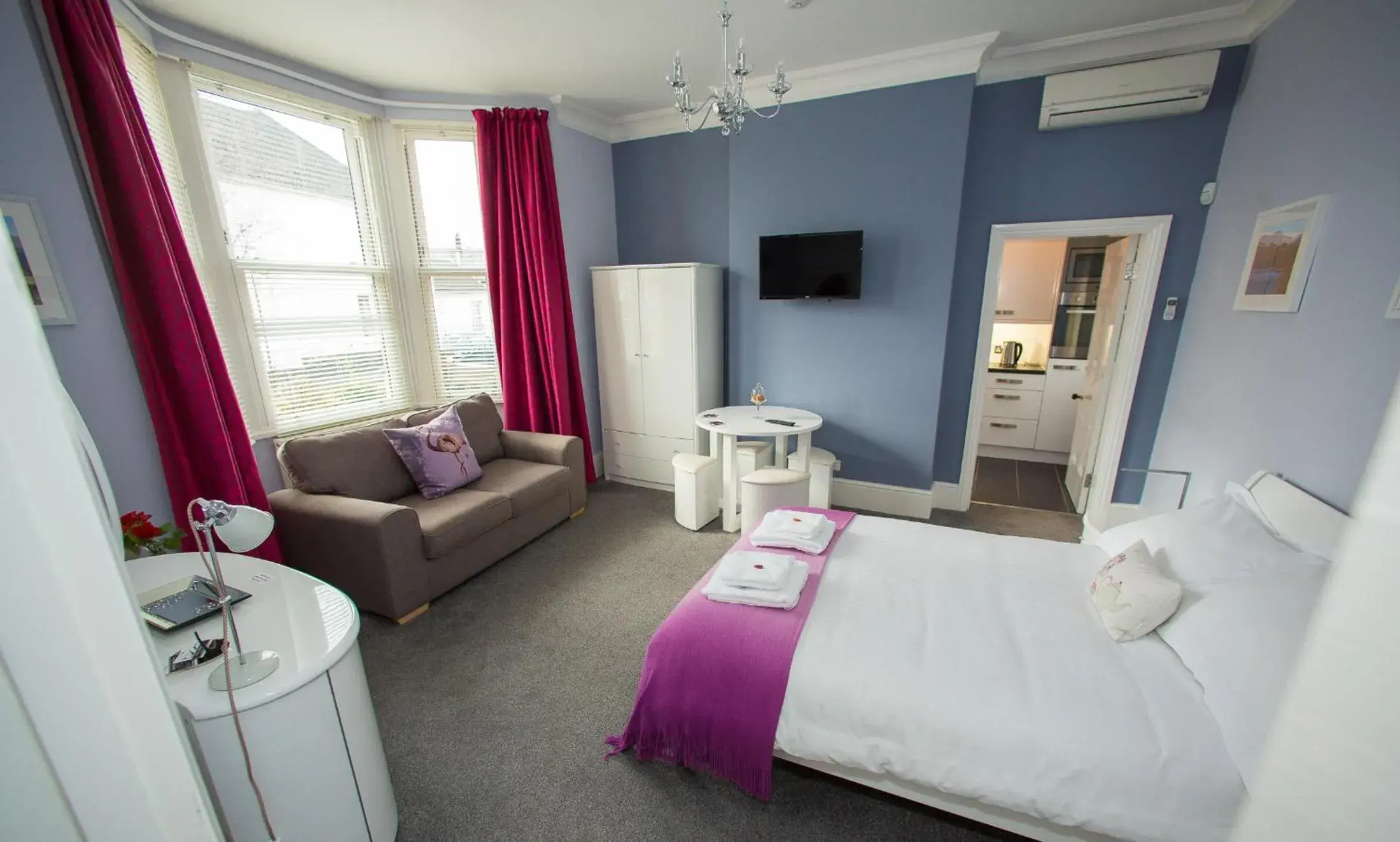Photo of the whole room, Bed in Studios At Glenthorne Photo of the whole room, Bed in Studios At Glenthorne