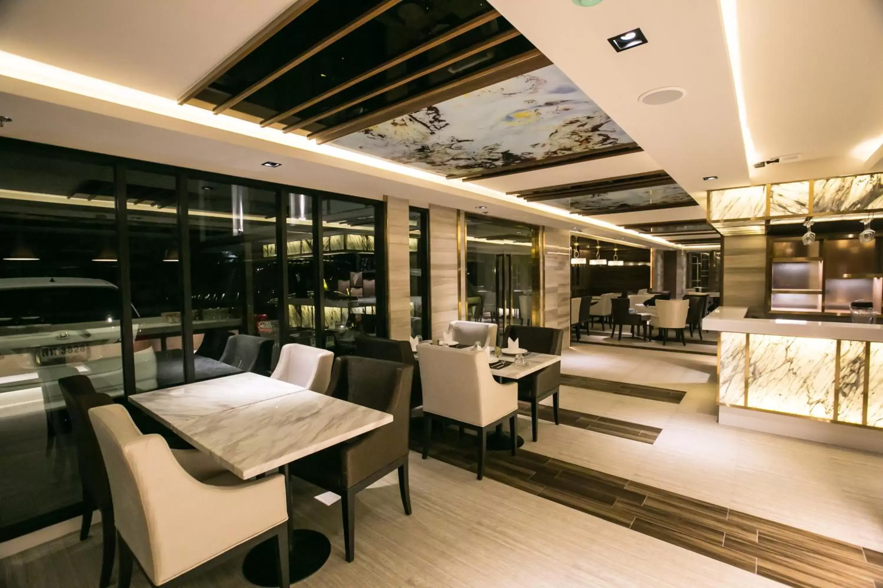 Lounge or bar, Restaurant/Places to Eat in Arte Hotel - SHA Extra Plus