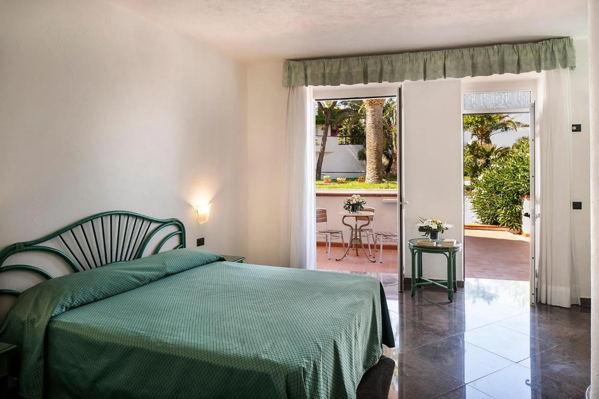 Bed in Hotel Terme Royal Palm