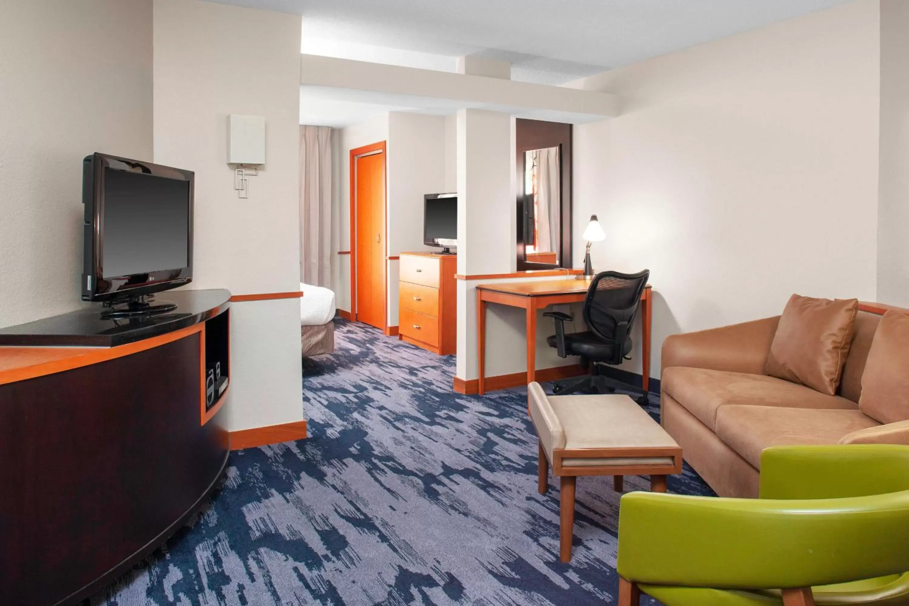 Bedroom, Seating Area in Fairfield Inn & Suites Indianapolis Avon