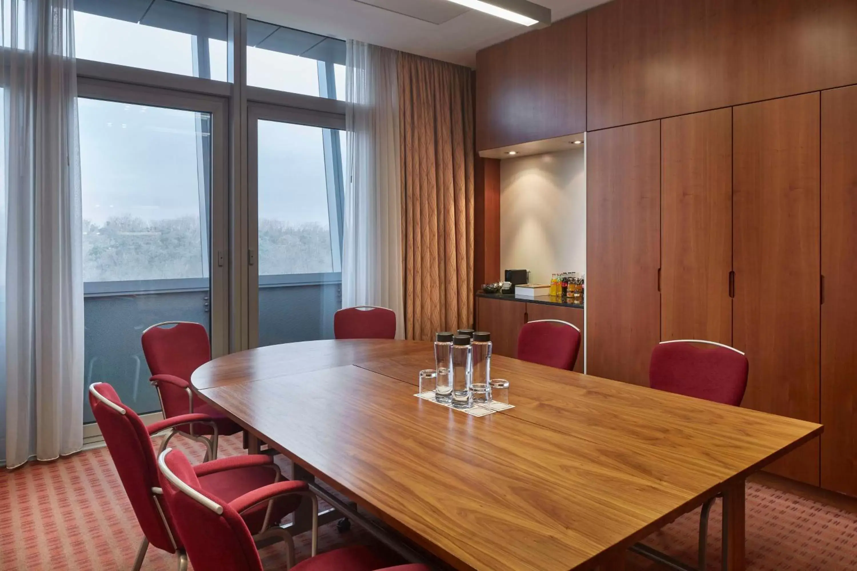 Meeting/conference room in Hilton Garden Inn Frankfurt Airport